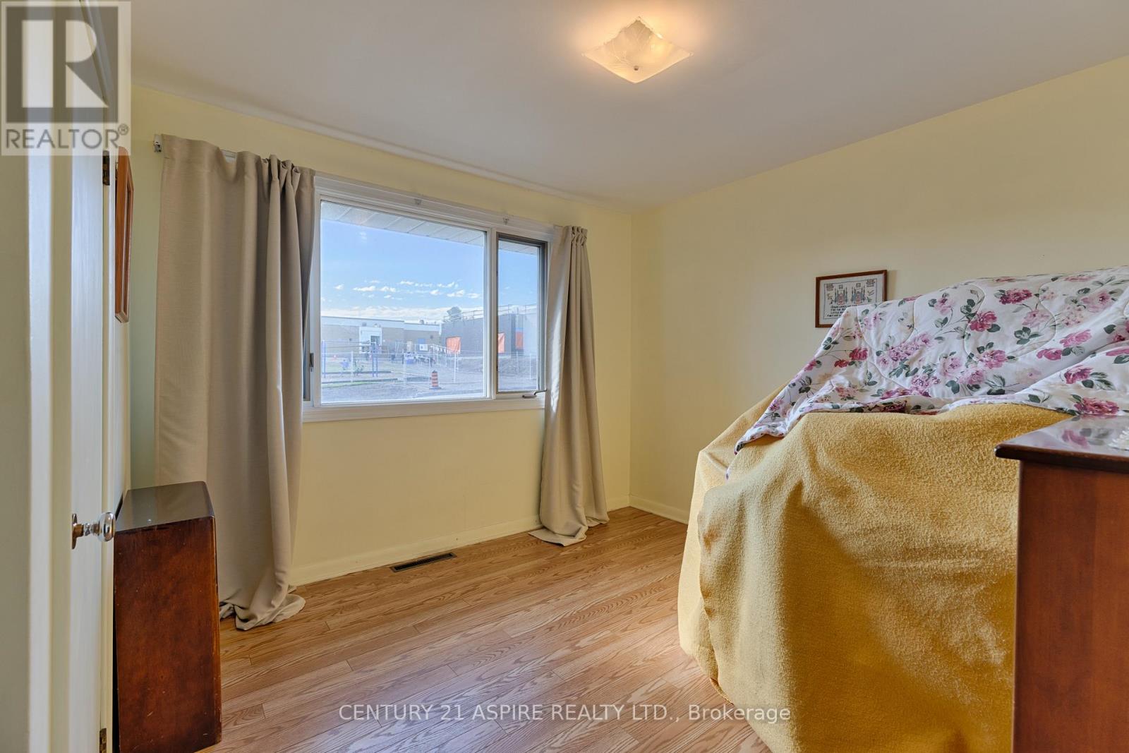 553 Champlain Street, Pembroke, Ontario  K8A 2W6 - Photo 23 - X12476275