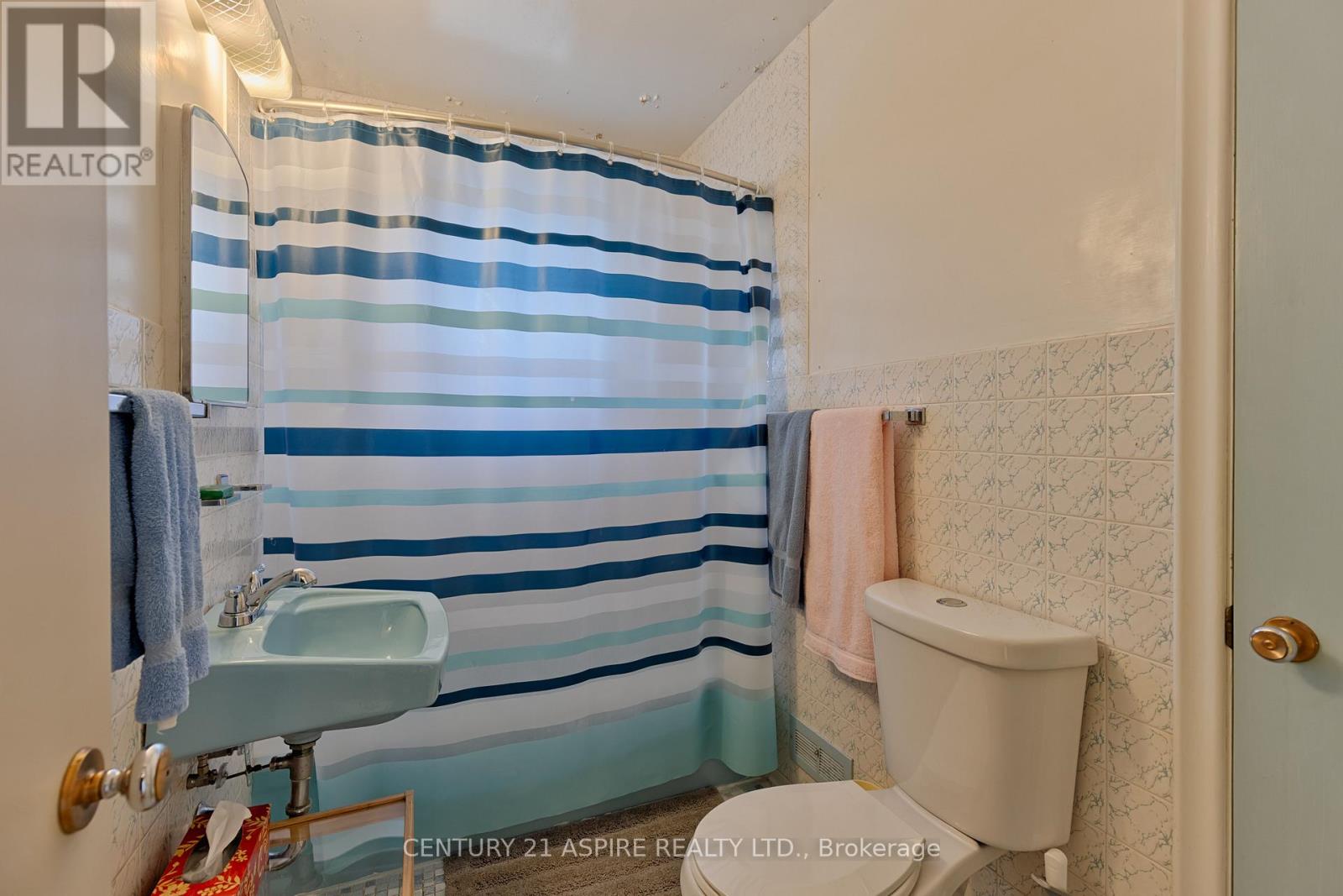 553 Champlain Street, Pembroke, Ontario  K8A 2W6 - Photo 25 - X12476275