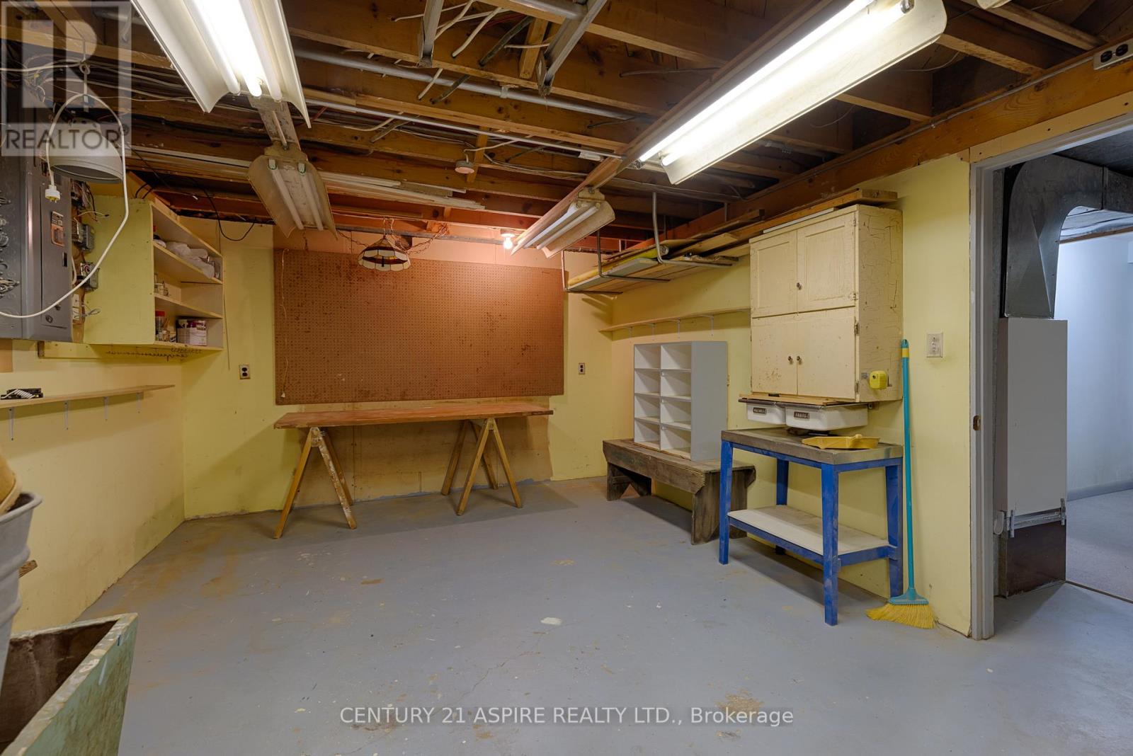 553 Champlain Street, Pembroke, Ontario  K8A 2W6 - Photo 31 - X12476275