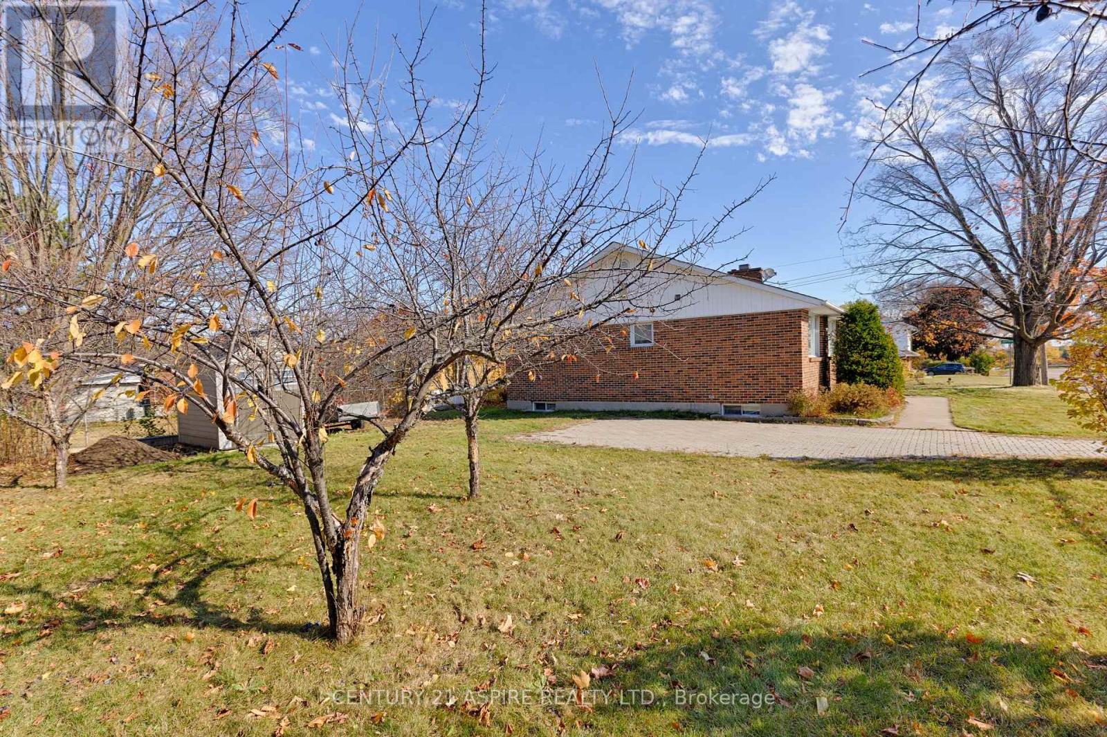 553 Champlain Street, Pembroke, Ontario  K8A 2W6 - Photo 43 - X12476275