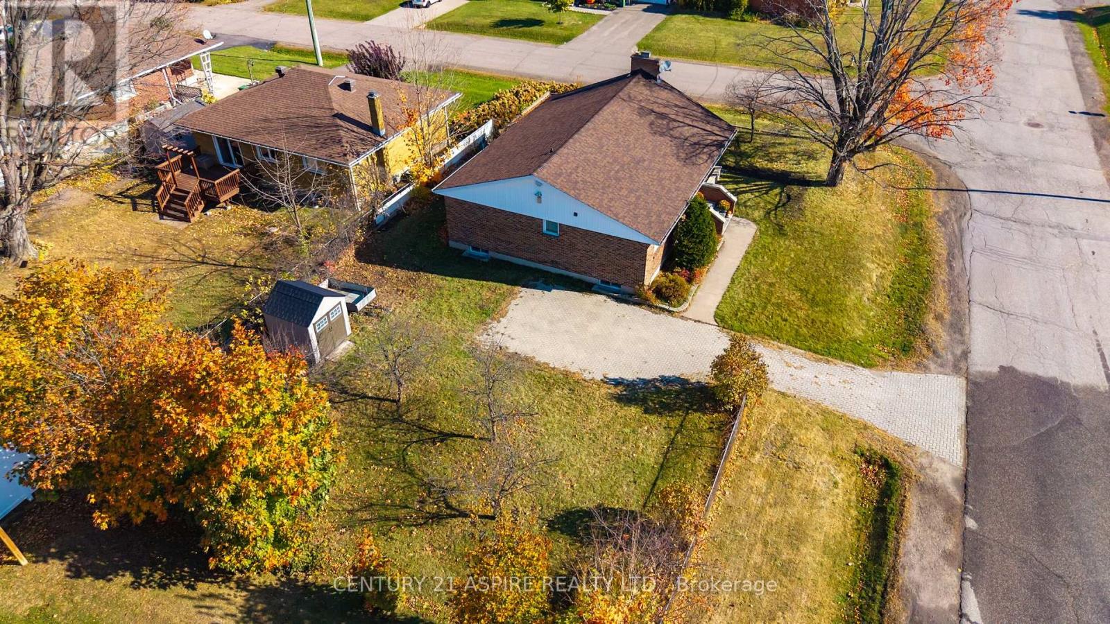 553 Champlain Street, Pembroke, Ontario  K8A 2W6 - Photo 45 - X12476275