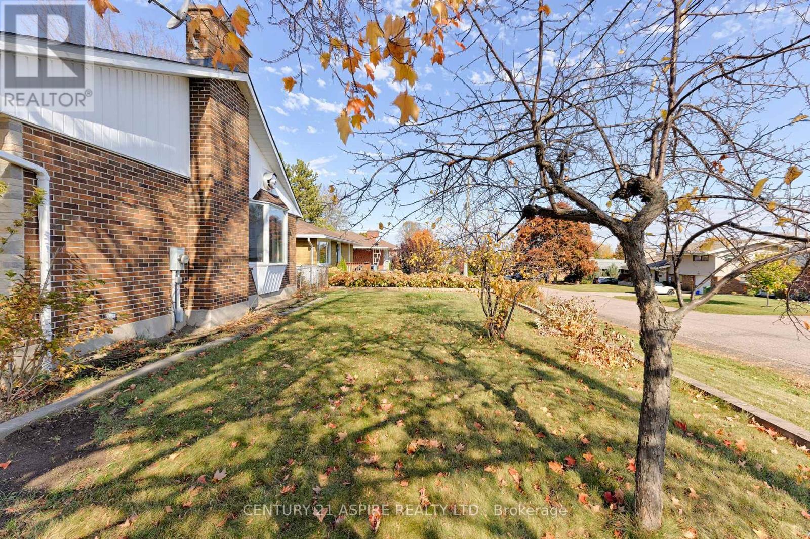 553 Champlain Street, Pembroke, Ontario  K8A 2W6 - Photo 5 - X12476275