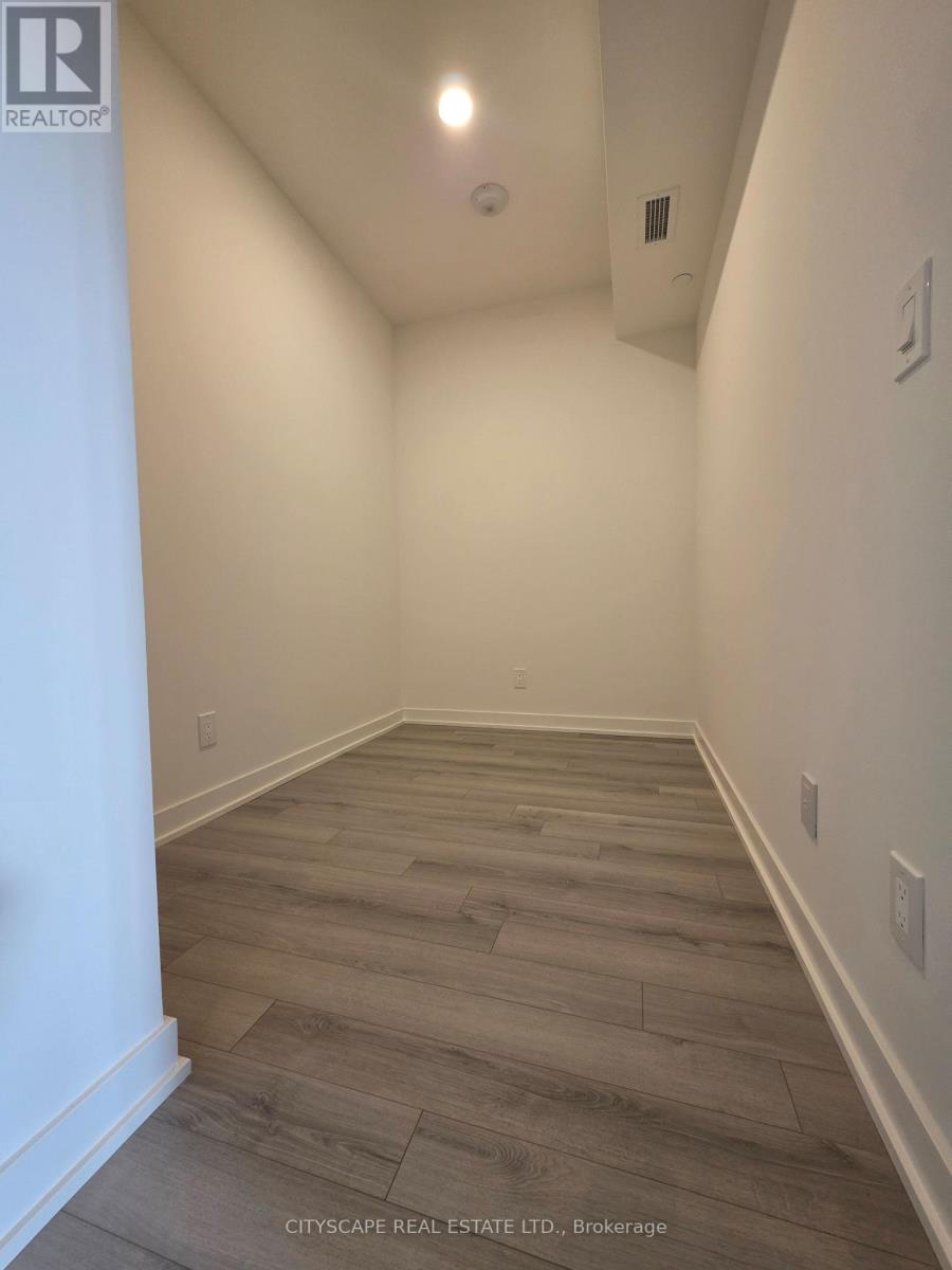 1201 - 3079 Trafalgar Road, Oakville, Ontario  L6H 8C5 - Photo 14 - W12476010