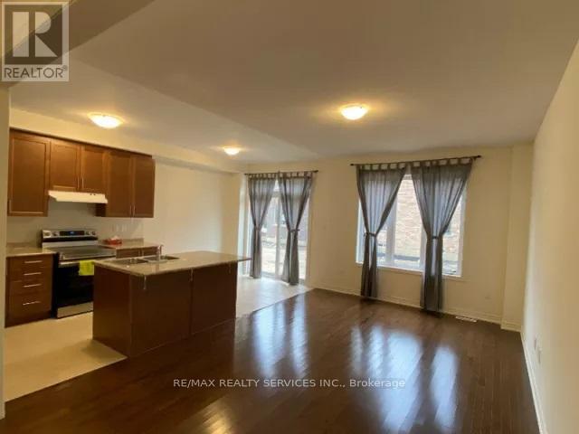 20 Truffle Court, Brampton, Ontario  L7A 5A6 - Photo 3 - W12476022
