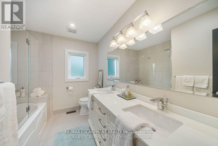 2038 15th Side Road, Milton (Moffat), Ontario  L0P 1J0 - Photo 29 - W12476024