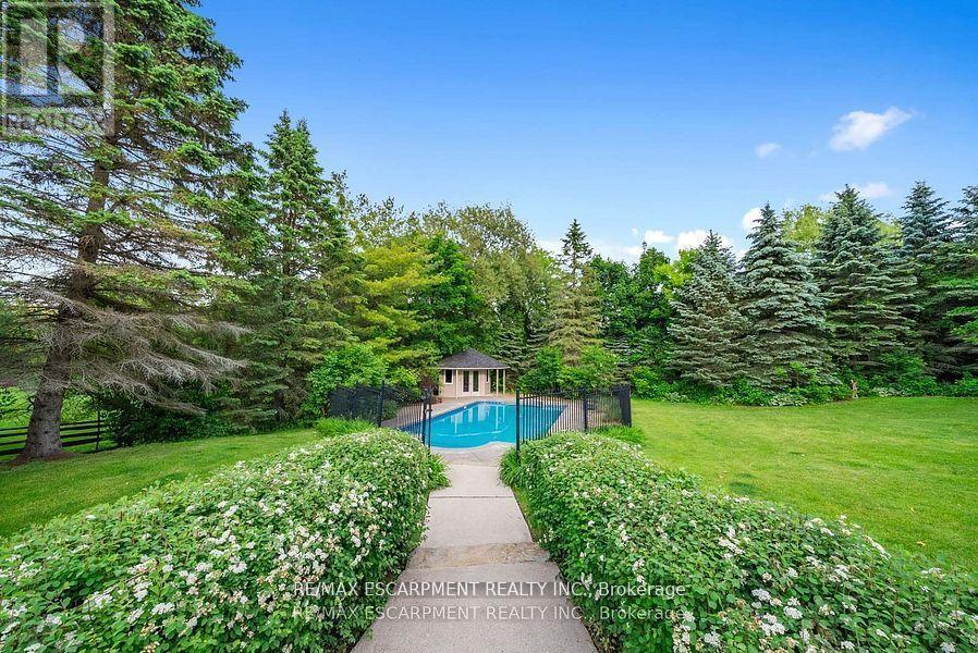 2038 15th Side Road, Milton (Moffat), Ontario  L0P 1J0 - Photo 40 - W12476024