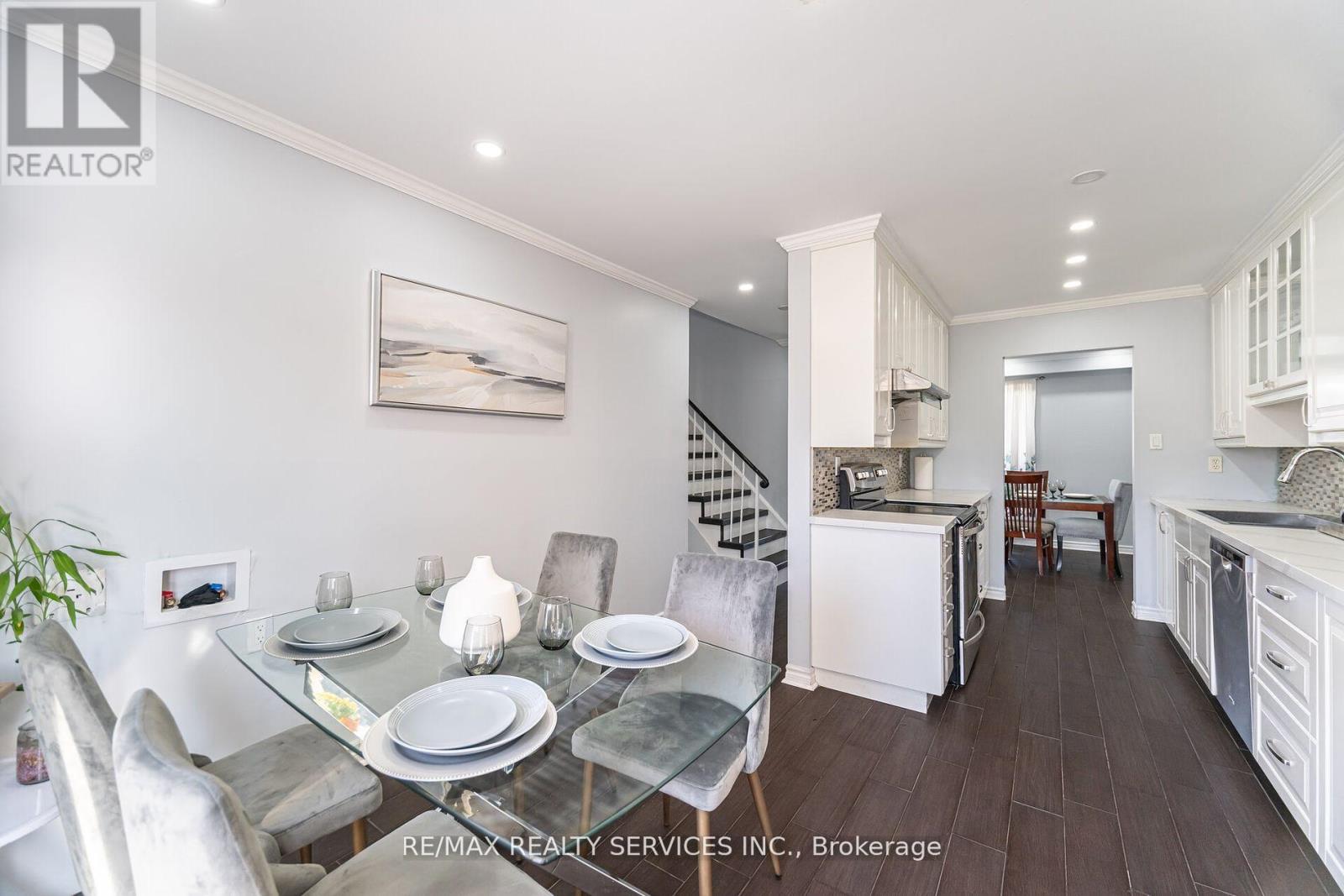 73 Blackthorn Lane, Brampton (Brampton North), Ontario  L6V 3K9 - Photo 14 - W12476033