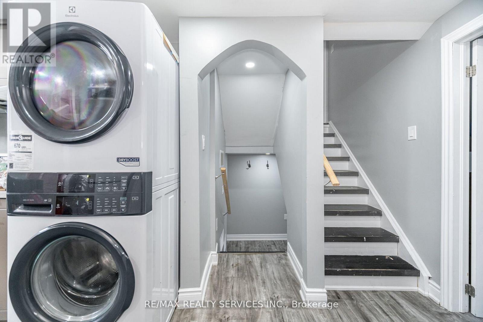 73 Blackthorn Lane, Brampton (Brampton North), Ontario  L6V 3K9 - Photo 32 - W12476033