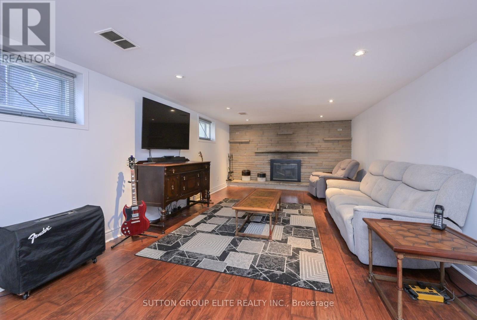 1238 Claredale Road, Mississauga (Mineola), Ontario  L5G 1T9 - Photo 11 - W12476036