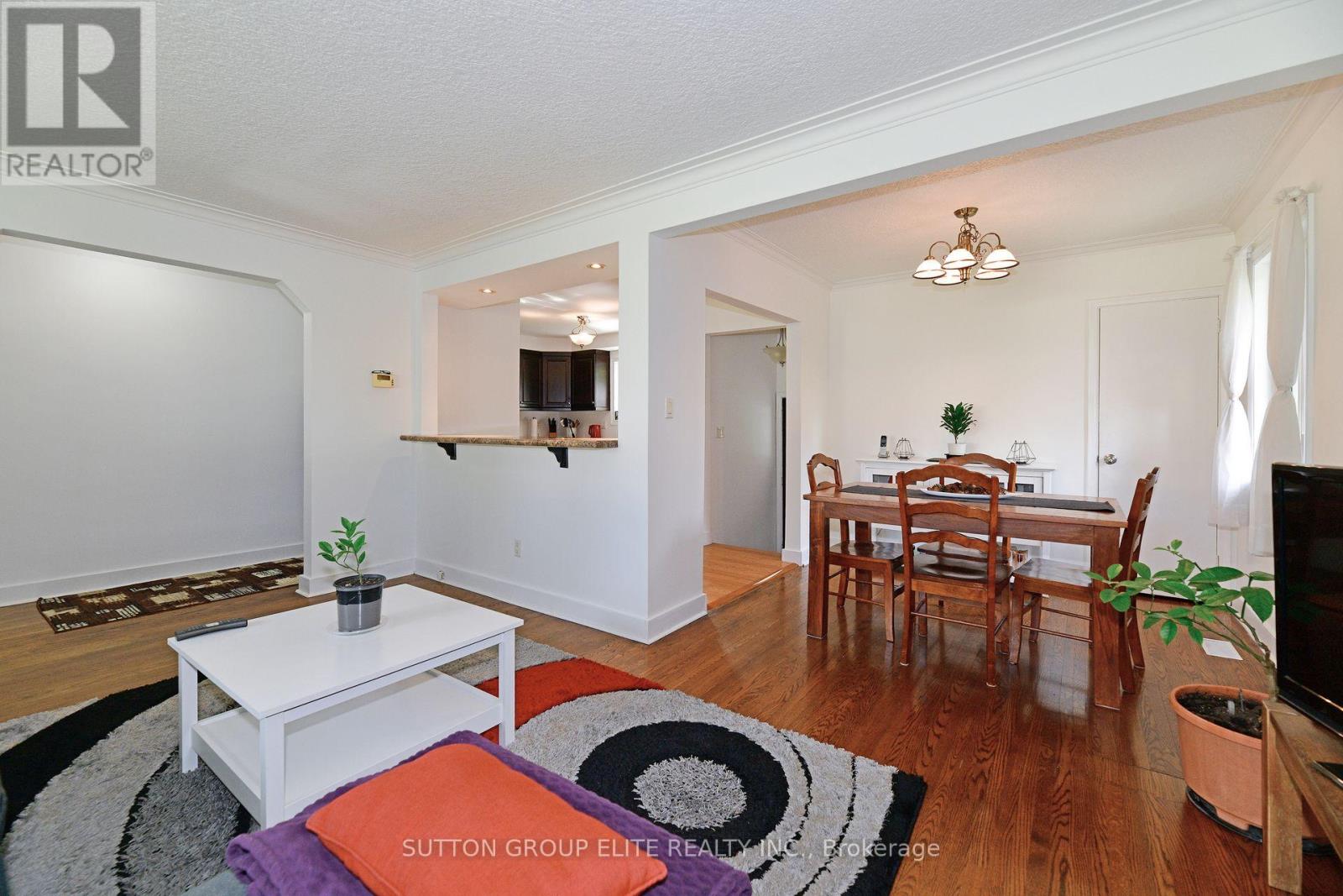 1238 Claredale Road, Mississauga (Mineola), Ontario  L5G 1T9 - Photo 5 - W12476036