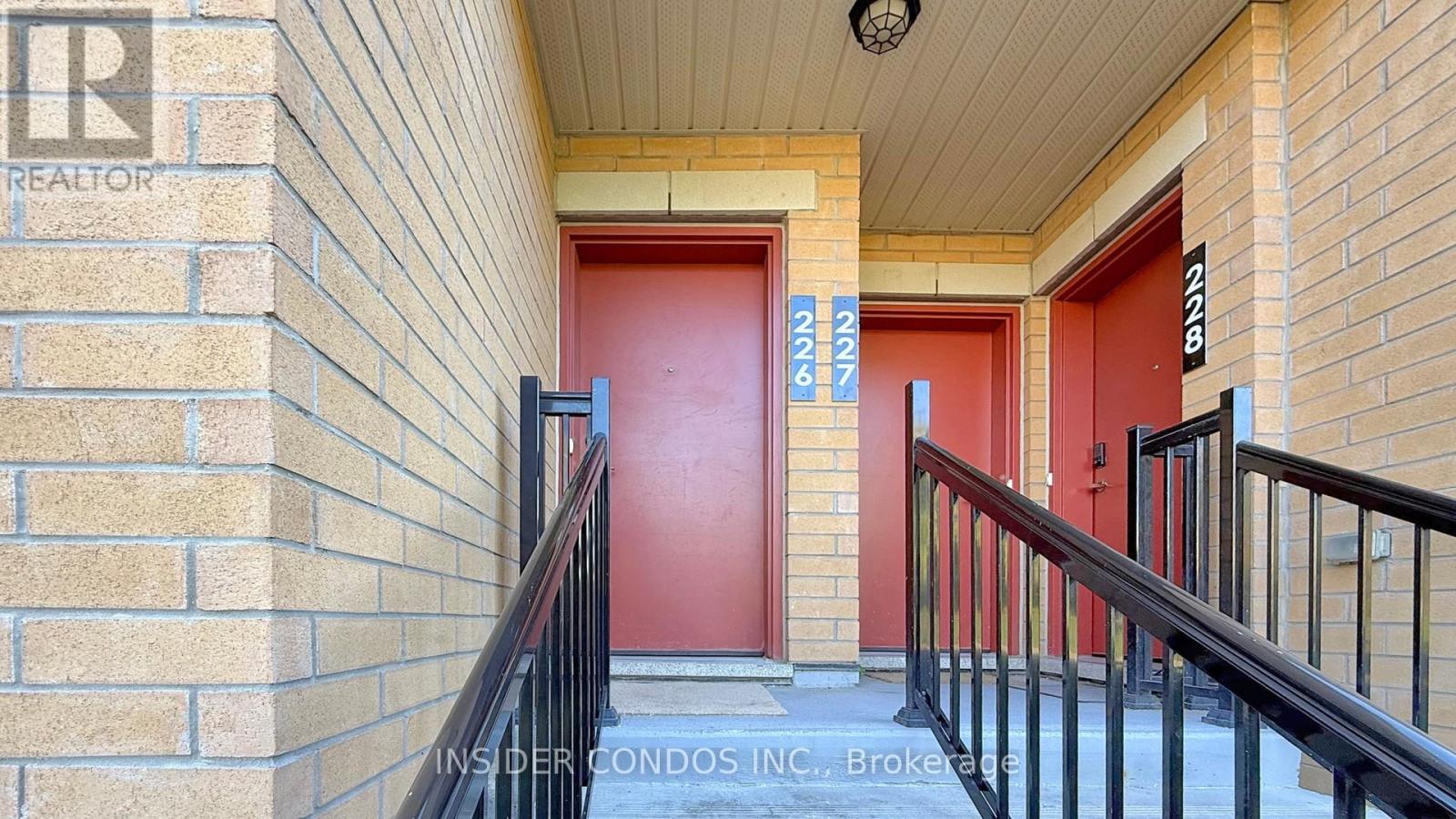 226 - 380 Hopewell Avenue, Toronto (Briar Hill-Belgravia), Ontario  M6E 2S2 - Photo 6 - W12476048