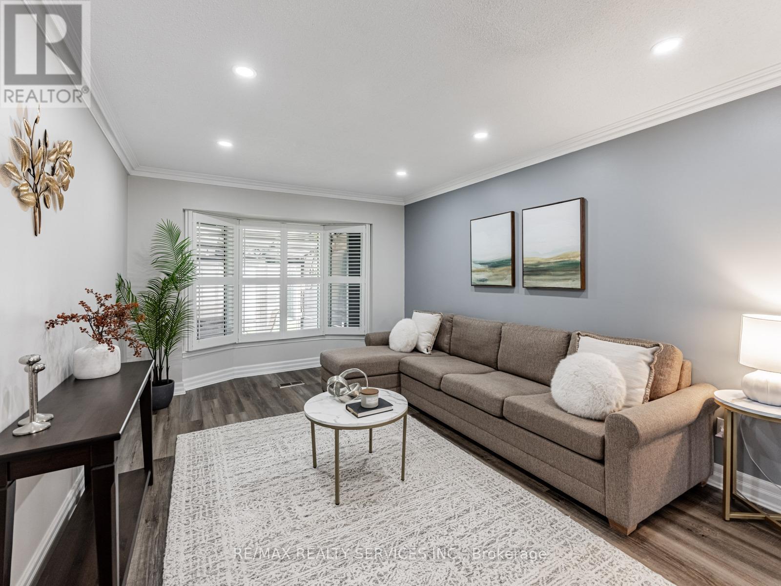 28 Lacewood Crescent, Brampton (Westgate), Ontario  L6S 3K4 - Photo 10 - W12476049