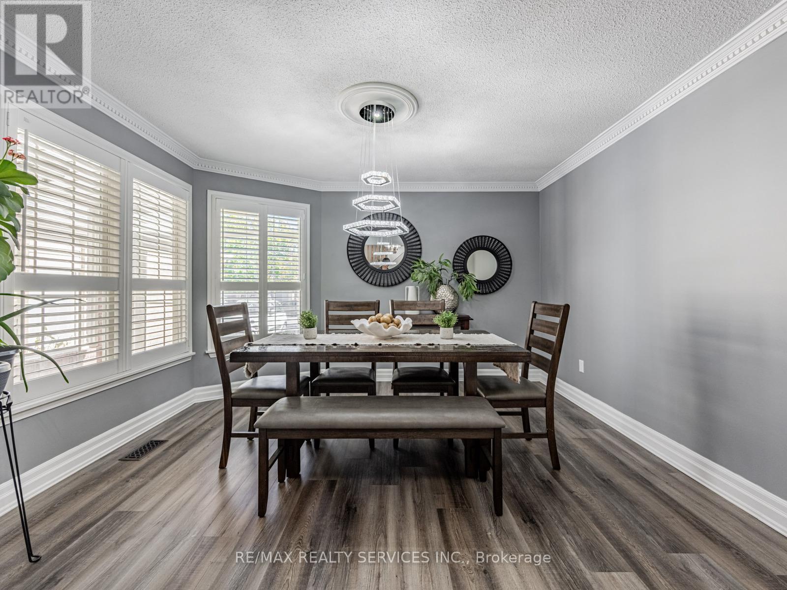 28 Lacewood Crescent, Brampton (Westgate), Ontario  L6S 3K4 - Photo 11 - W12476049