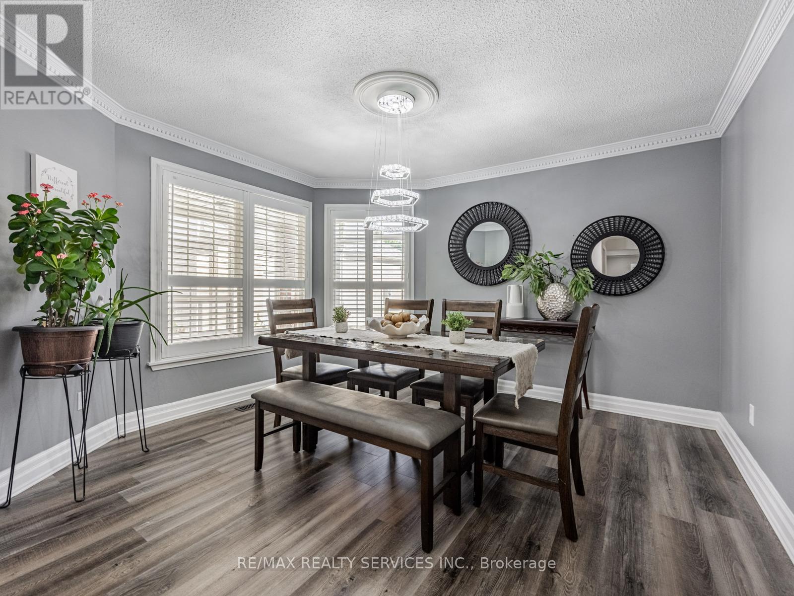 28 Lacewood Crescent, Brampton (Westgate), Ontario  L6S 3K4 - Photo 12 - W12476049