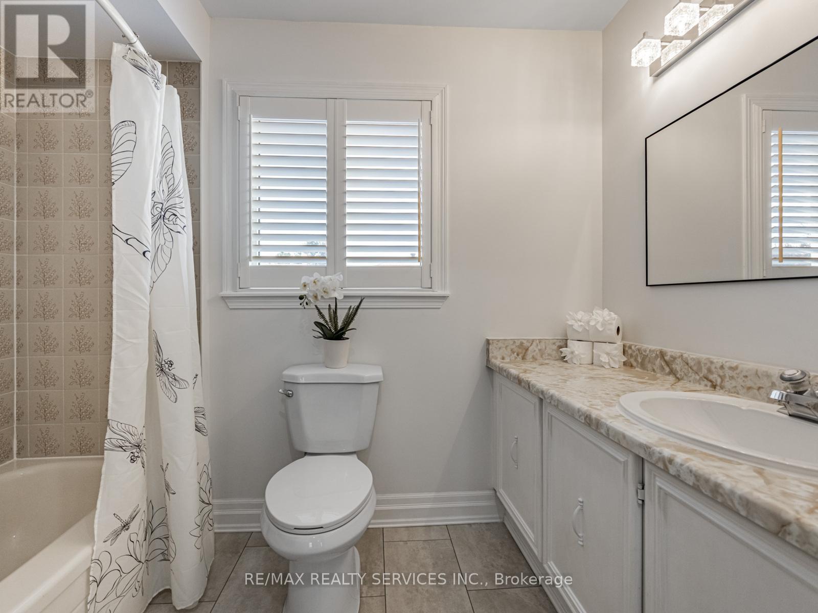 28 Lacewood Crescent, Brampton (Westgate), Ontario  L6S 3K4 - Photo 30 - W12476049