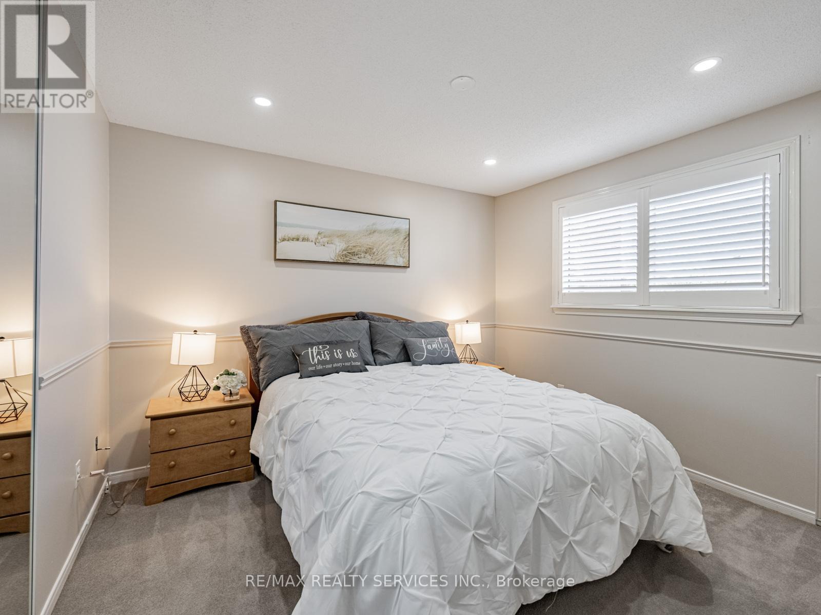 28 Lacewood Crescent, Brampton (Westgate), Ontario  L6S 3K4 - Photo 33 - W12476049