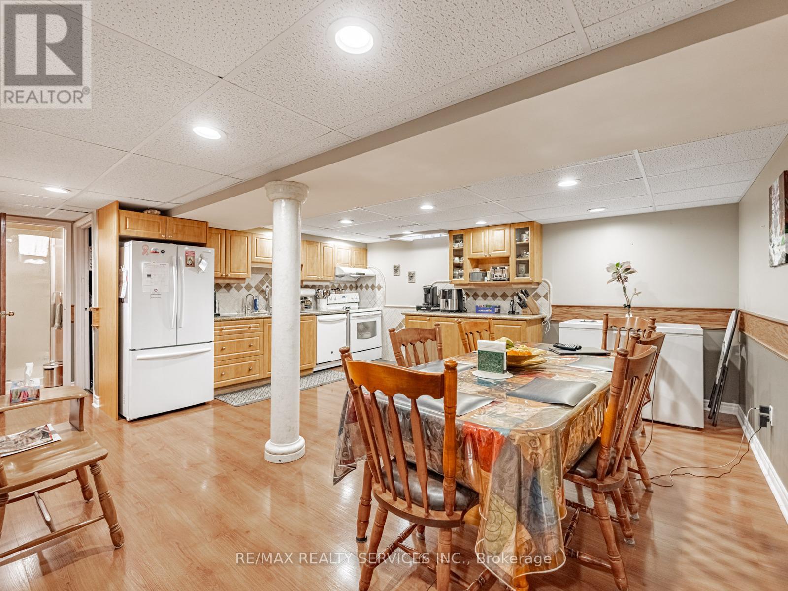 28 Lacewood Crescent, Brampton (Westgate), Ontario  L6S 3K4 - Photo 37 - W12476049