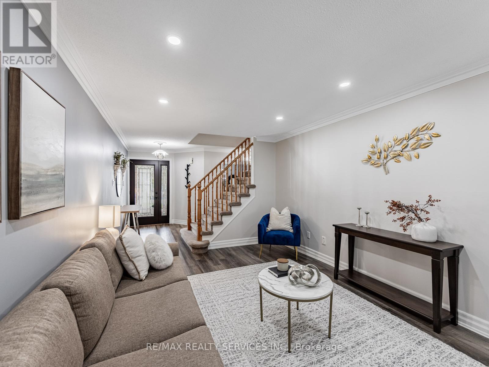 28 Lacewood Crescent, Brampton (Westgate), Ontario  L6S 3K4 - Photo 7 - W12476049