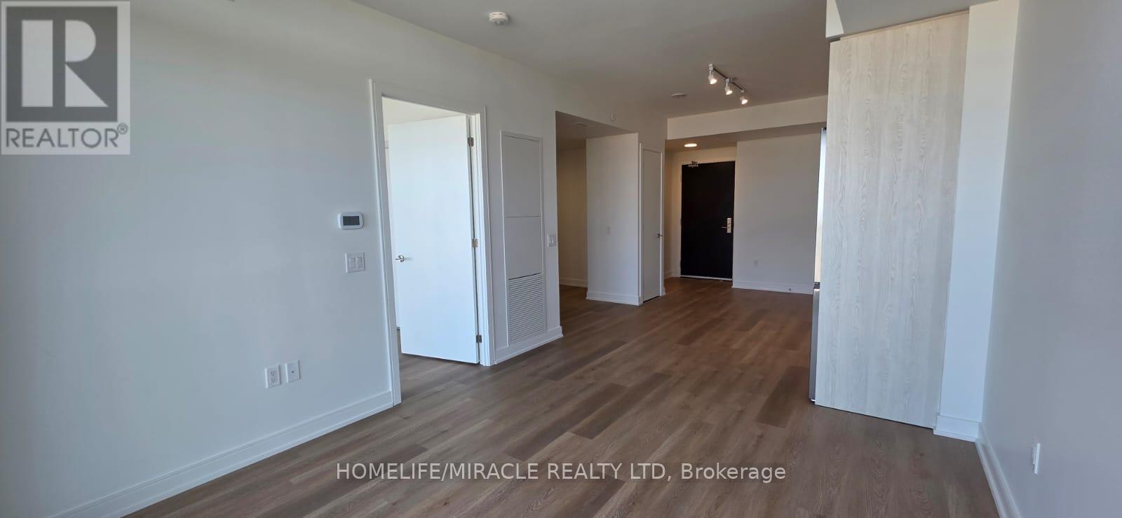 1712 - 3009 Novar Road, Mississauga, Ontario  L5B 1H7 - Photo 5 - W12476103