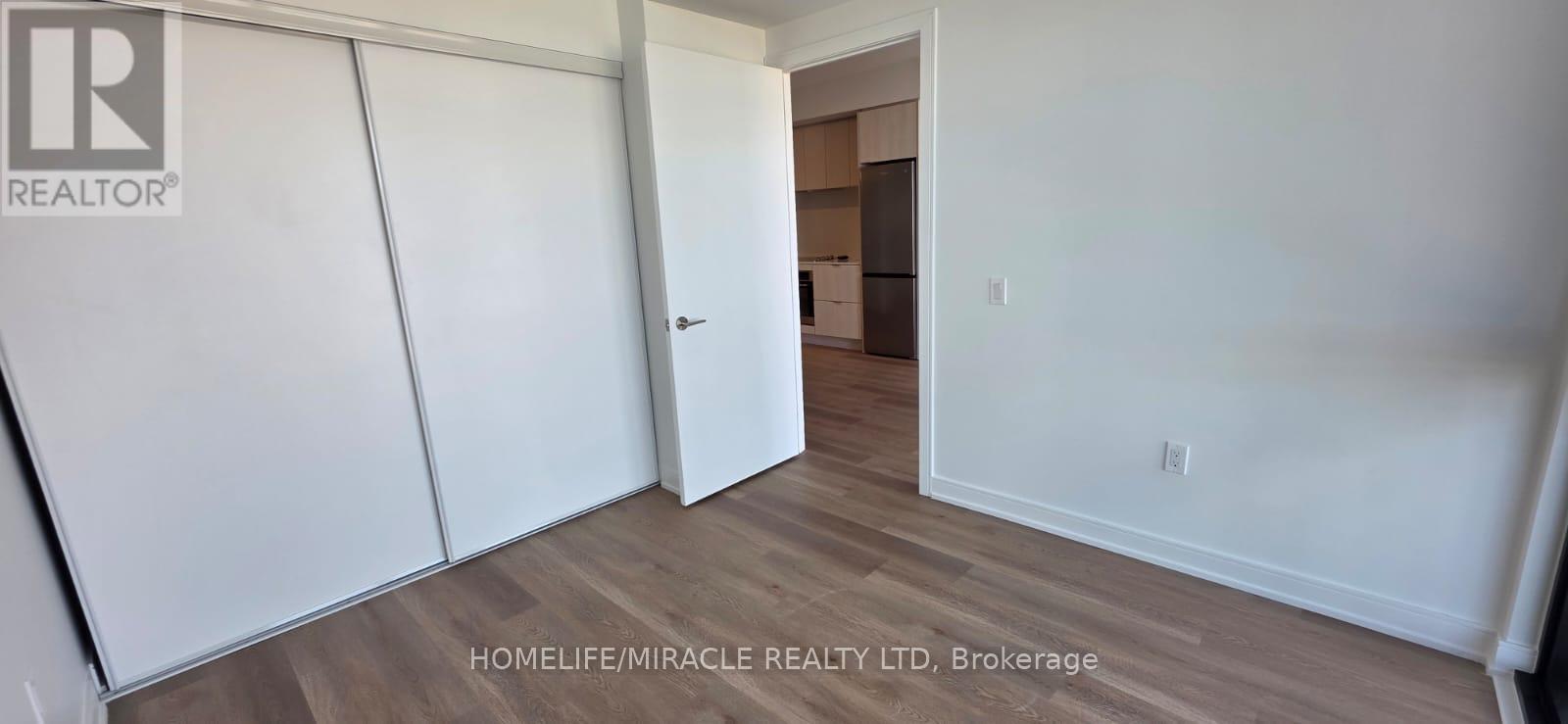 1712 - 3009 Novar Road, Mississauga, Ontario  L5B 1H7 - Photo 7 - W12476103