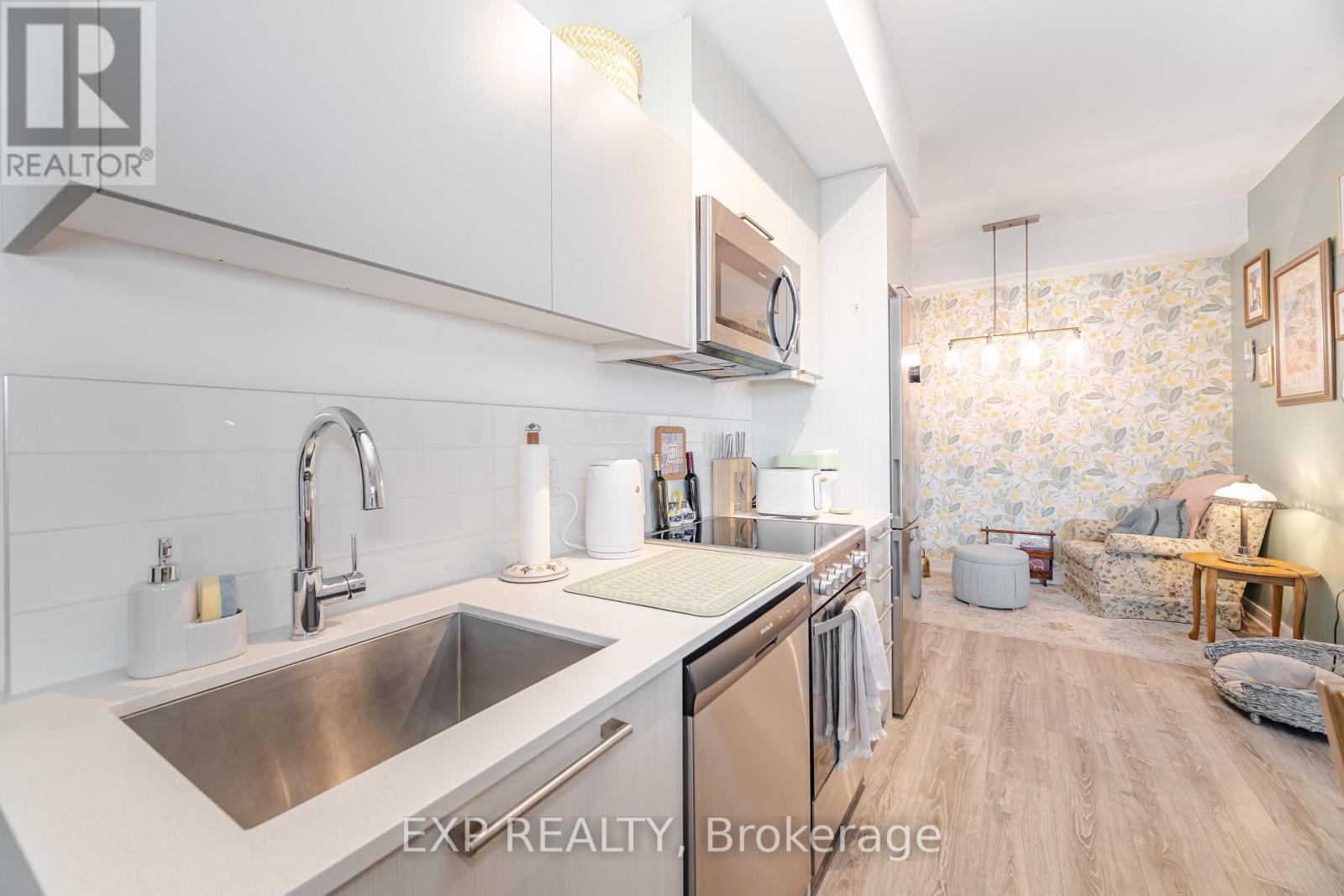 812 - 25 Neighbourhood Lane, Toronto (Stonegate-Queensway), Ontario  M8Y 0C3 - Photo 12 - W12476123