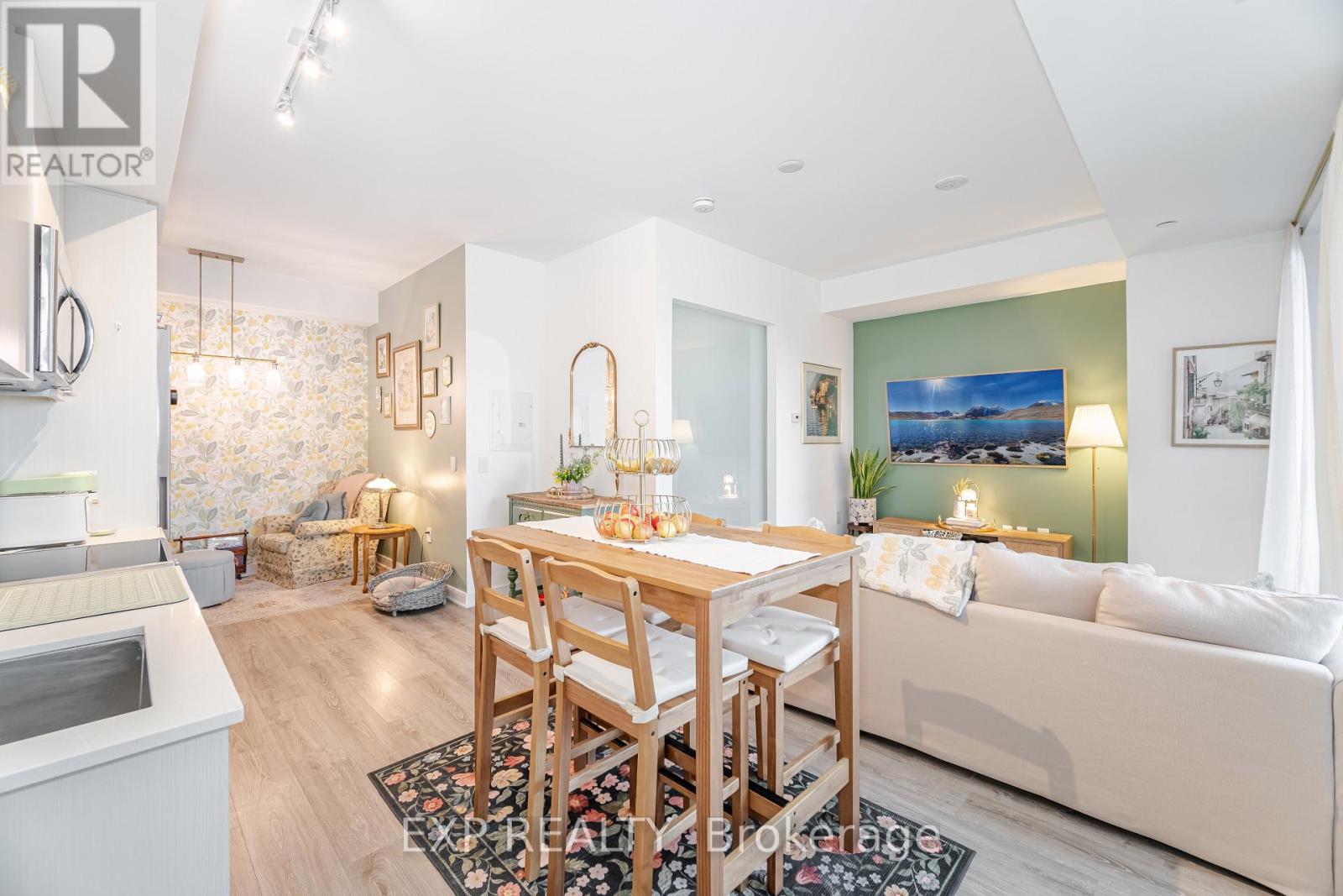 812 - 25 Neighbourhood Lane, Toronto (Stonegate-Queensway), Ontario  M8Y 0C3 - Photo 13 - W12476123