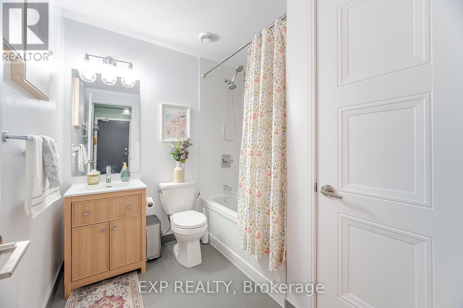 812 - 25 Neighbourhood Lane, Toronto (Stonegate-Queensway), Ontario  M8Y 0C3 - Photo 25 - W12476123