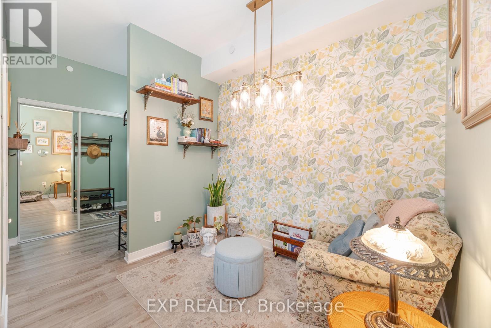 812 - 25 Neighbourhood Lane, Toronto (Stonegate-Queensway), Ontario  M8Y 0C3 - Photo 7 - W12476123