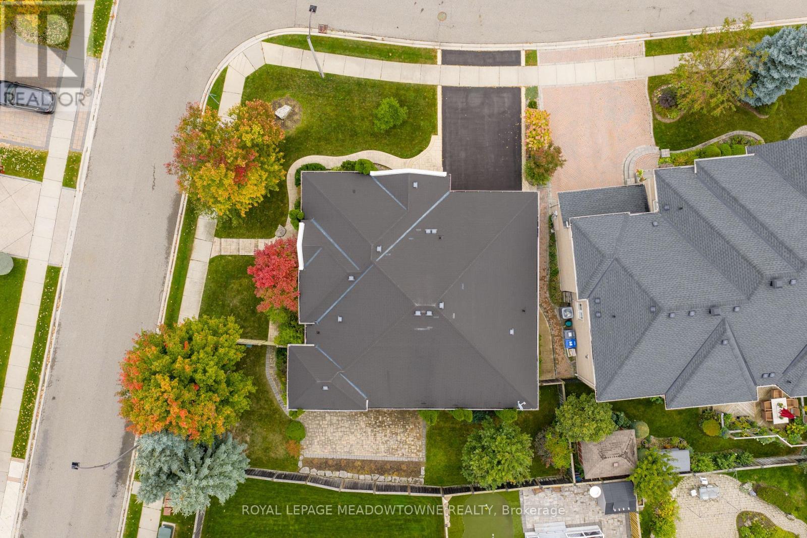 32 Nova Scotia Road, Brampton (Bram West), Ontario  L6Y 5K5 - Photo 4 - W12476142