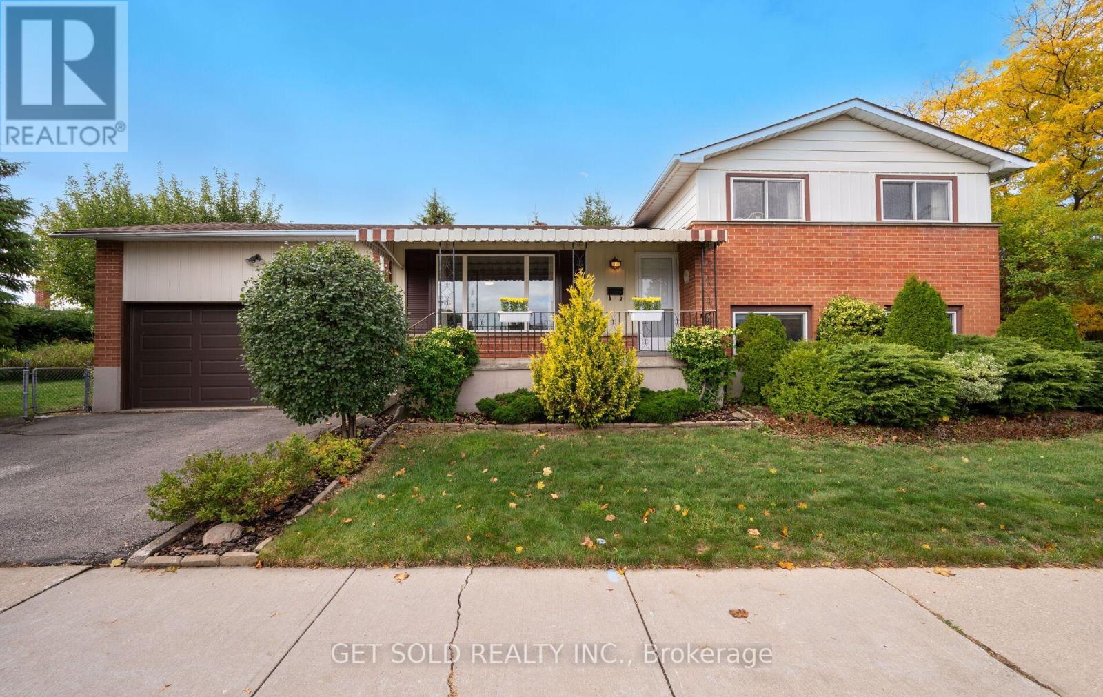 14 Turnvale Road, Toronto (West Humber-Clairville), Ontario  M9V 1L7 - Photo 1 - W12476145