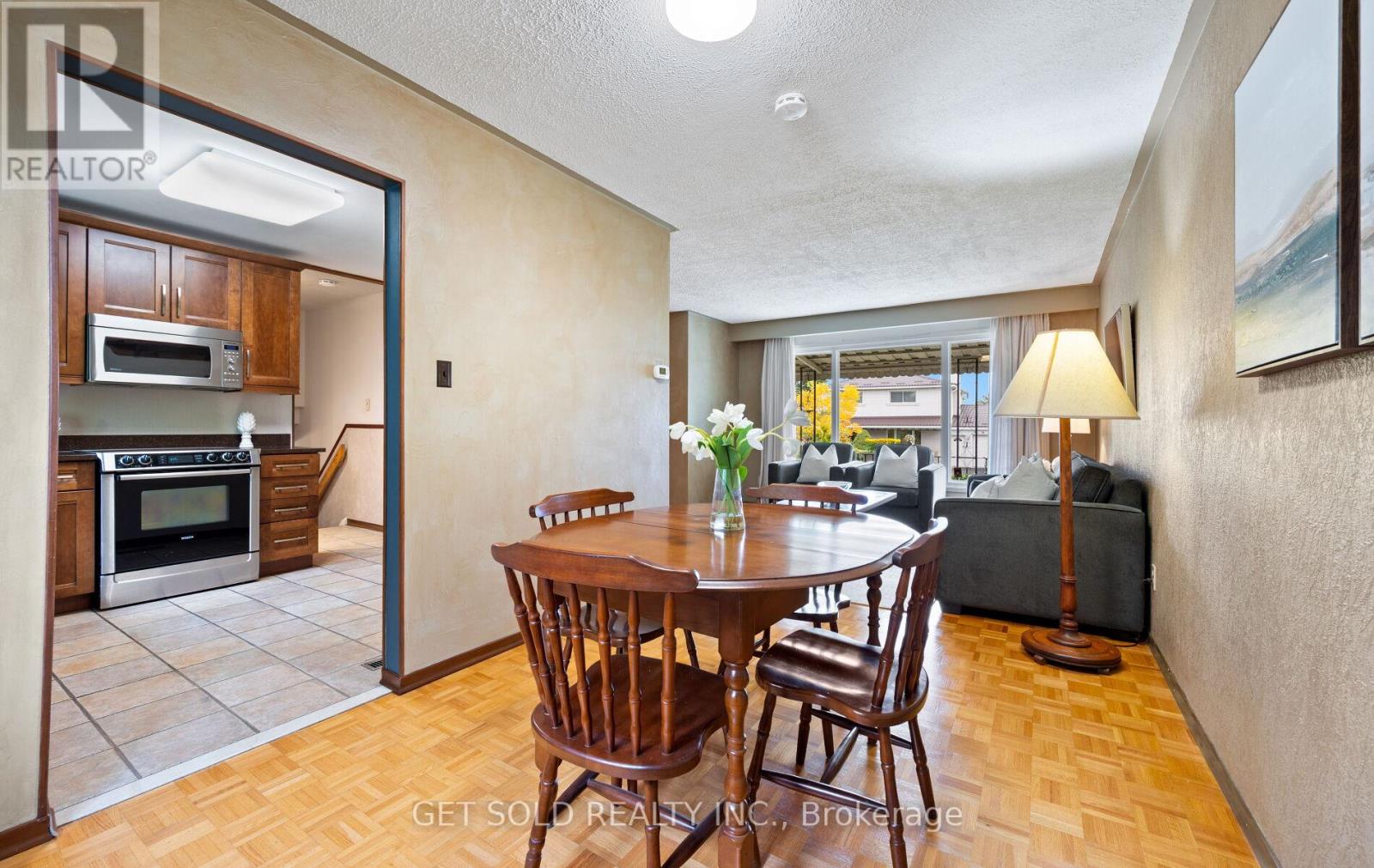 14 Turnvale Road, Toronto (West Humber-Clairville), Ontario  M9V 1L7 - Photo 10 - W12476145