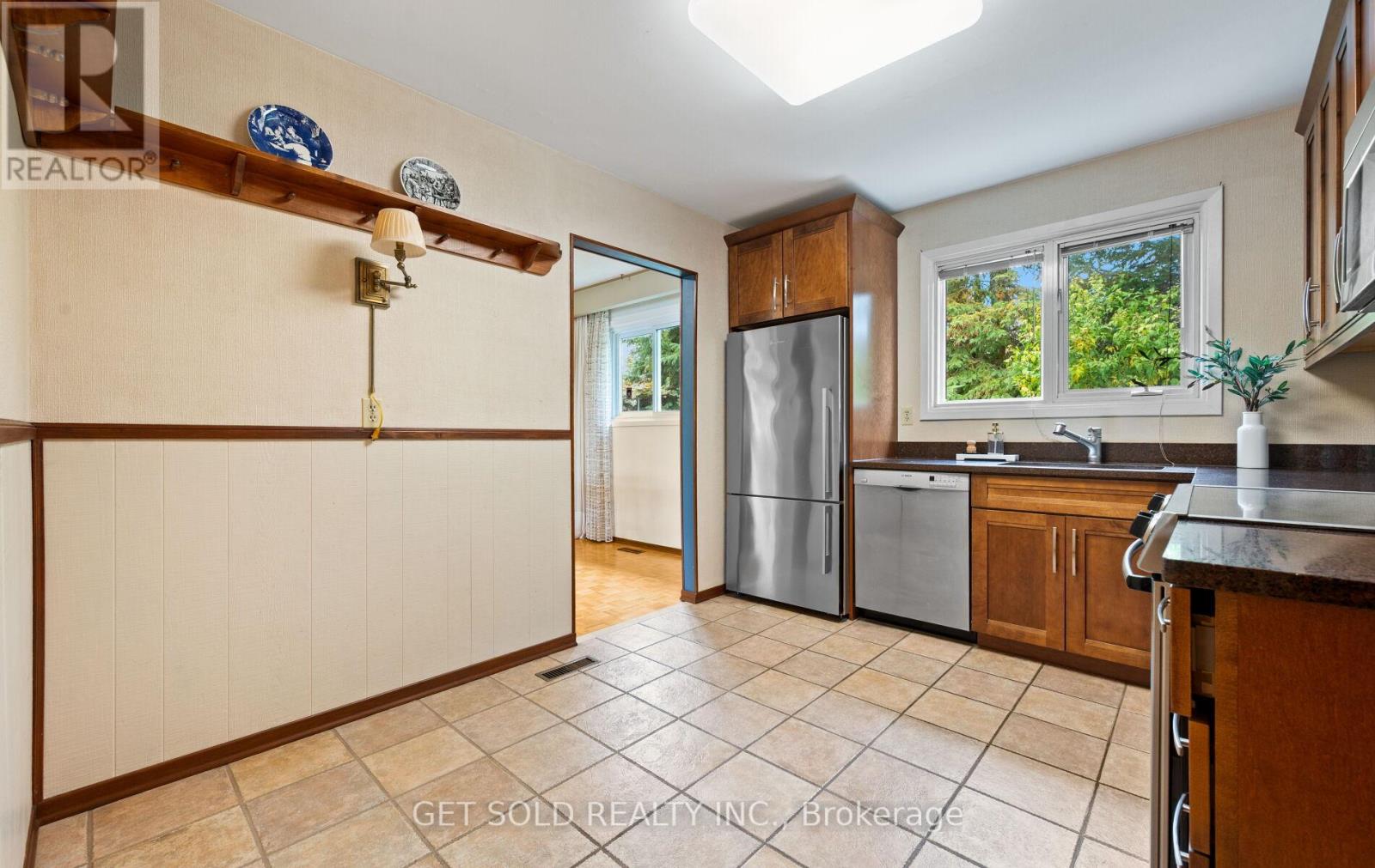 14 Turnvale Road, Toronto (West Humber-Clairville), Ontario  M9V 1L7 - Photo 11 - W12476145