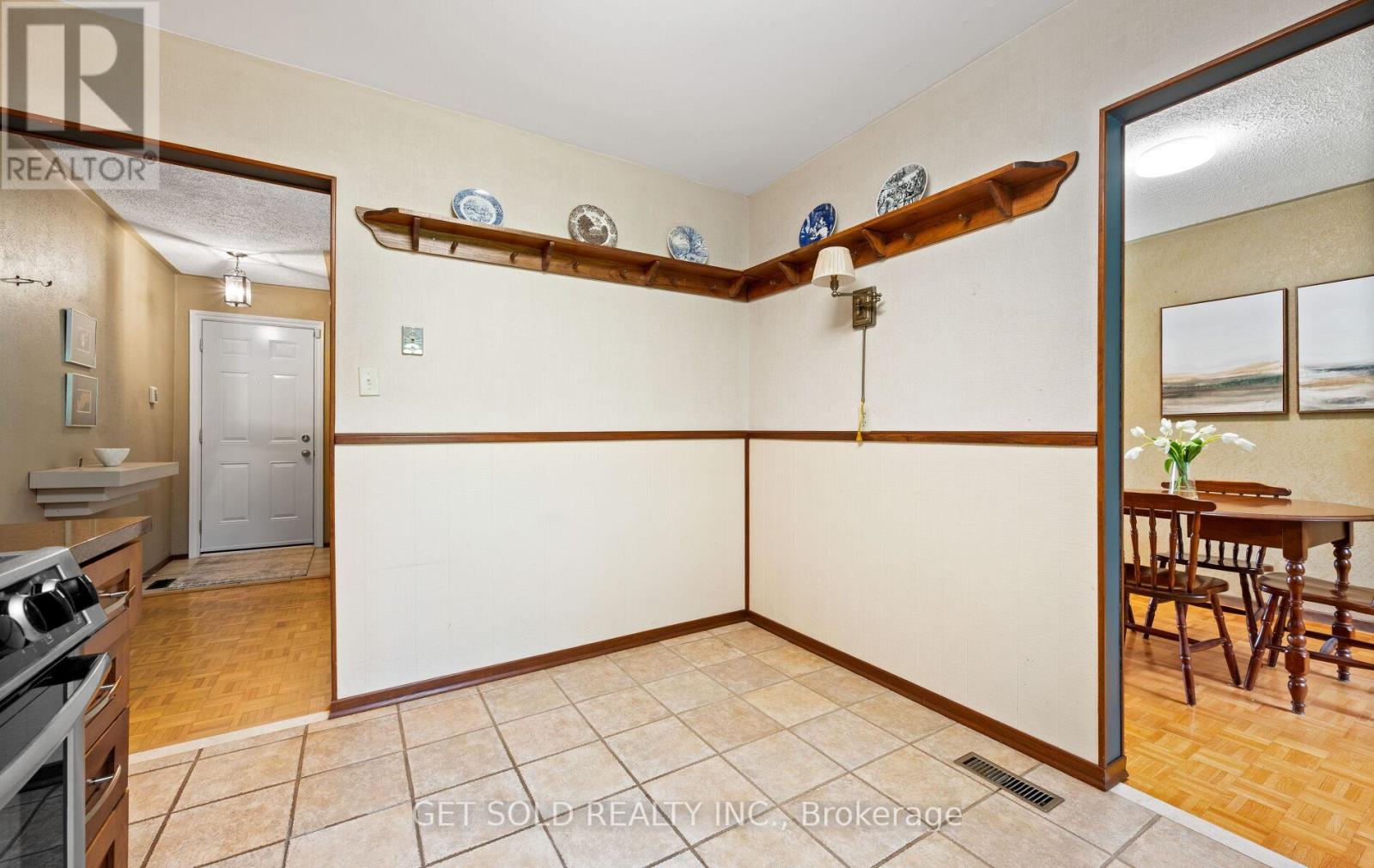 14 Turnvale Road, Toronto (West Humber-Clairville), Ontario  M9V 1L7 - Photo 15 - W12476145