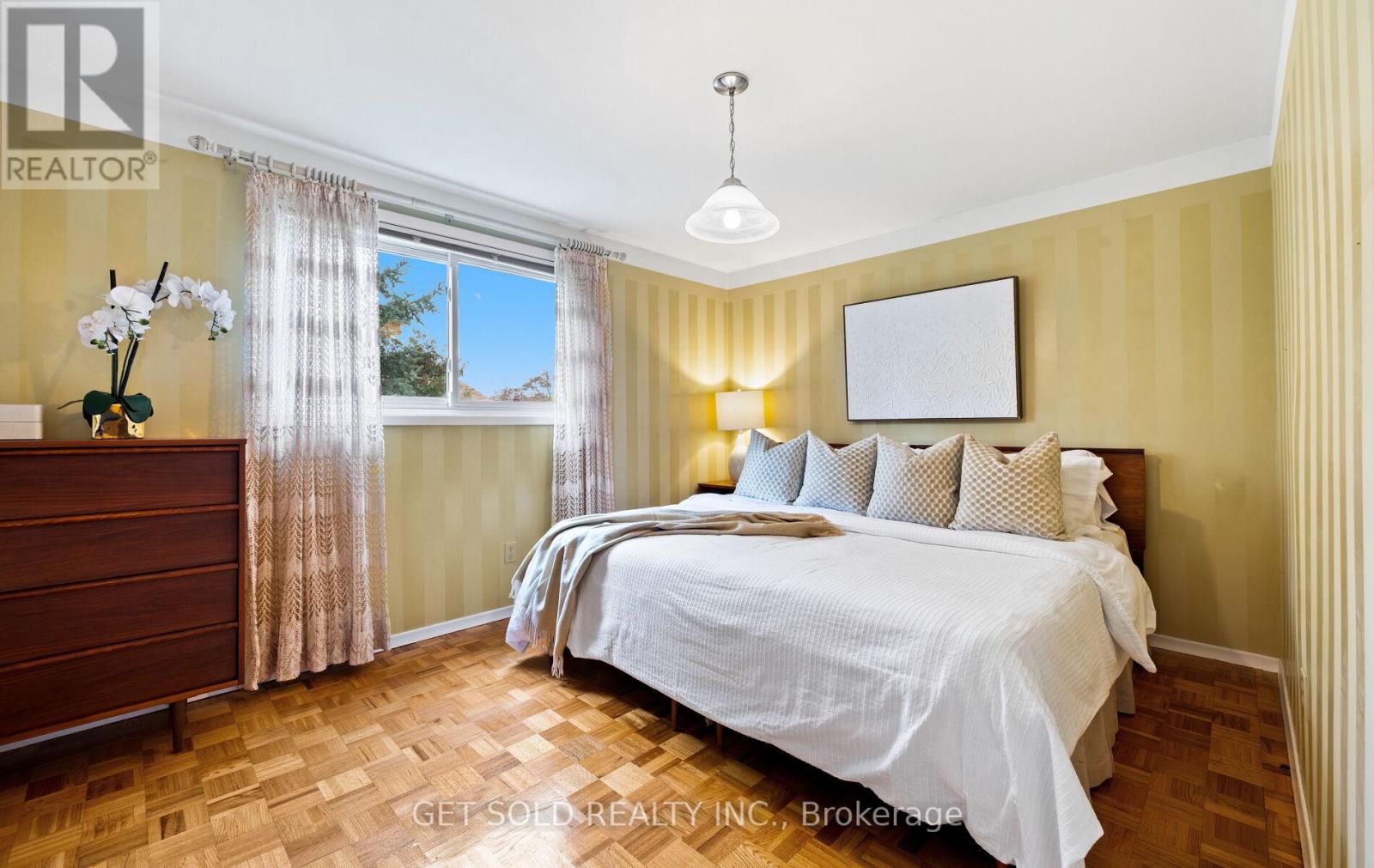 14 Turnvale Road, Toronto (West Humber-Clairville), Ontario  M9V 1L7 - Photo 17 - W12476145