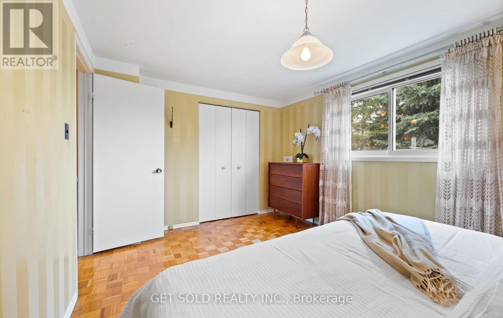 14 Turnvale Road, Toronto (West Humber-Clairville), Ontario  M9V 1L7 - Photo 18 - W12476145