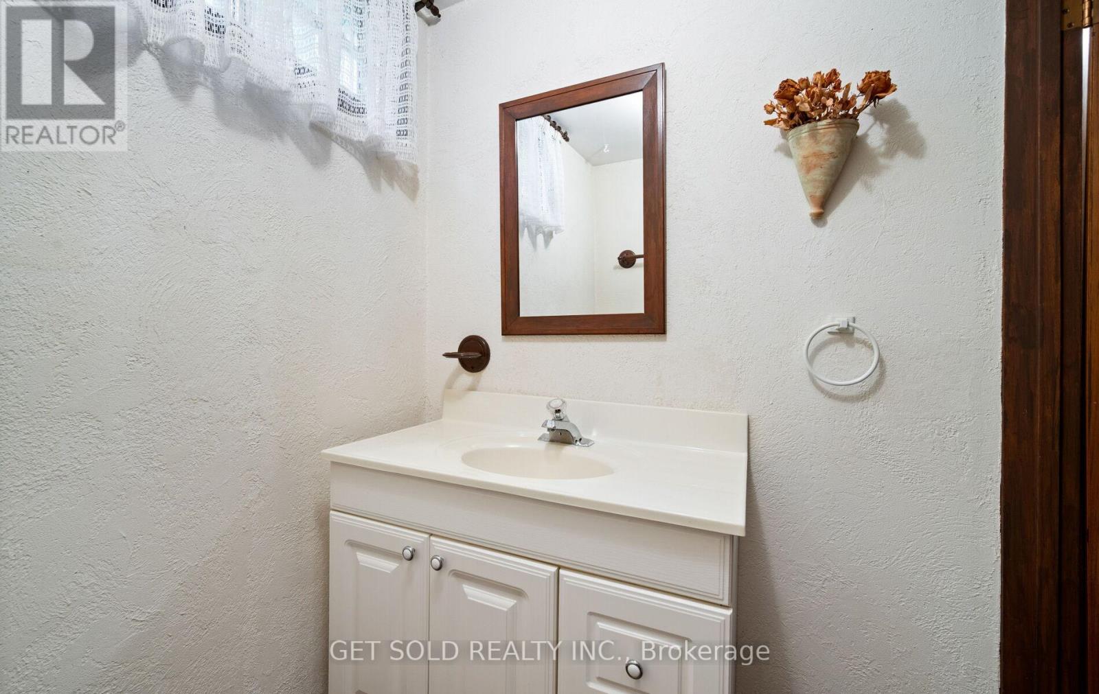 14 Turnvale Road, Toronto (West Humber-Clairville), Ontario  M9V 1L7 - Photo 31 - W12476145