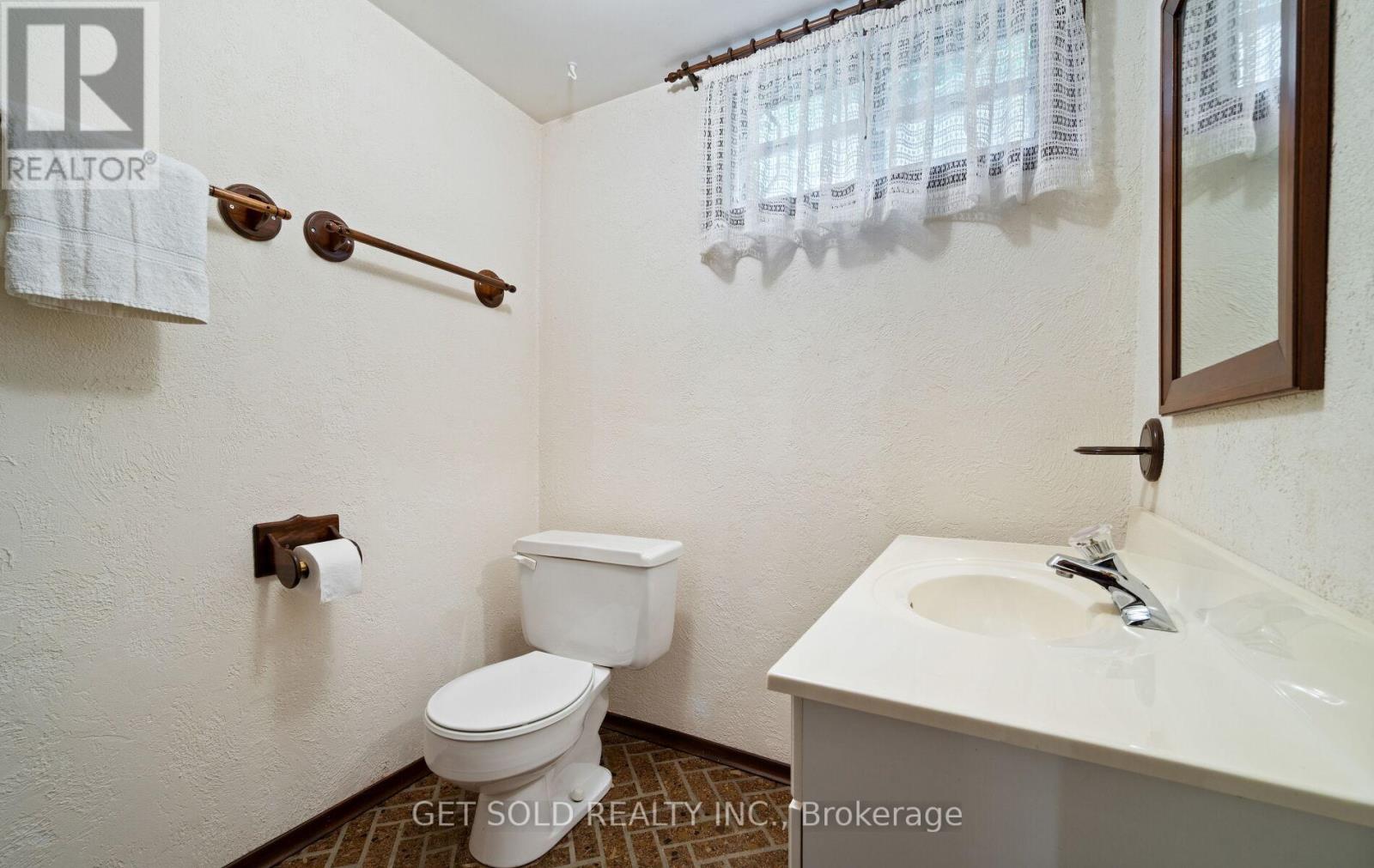 14 Turnvale Road, Toronto (West Humber-Clairville), Ontario  M9V 1L7 - Photo 32 - W12476145
