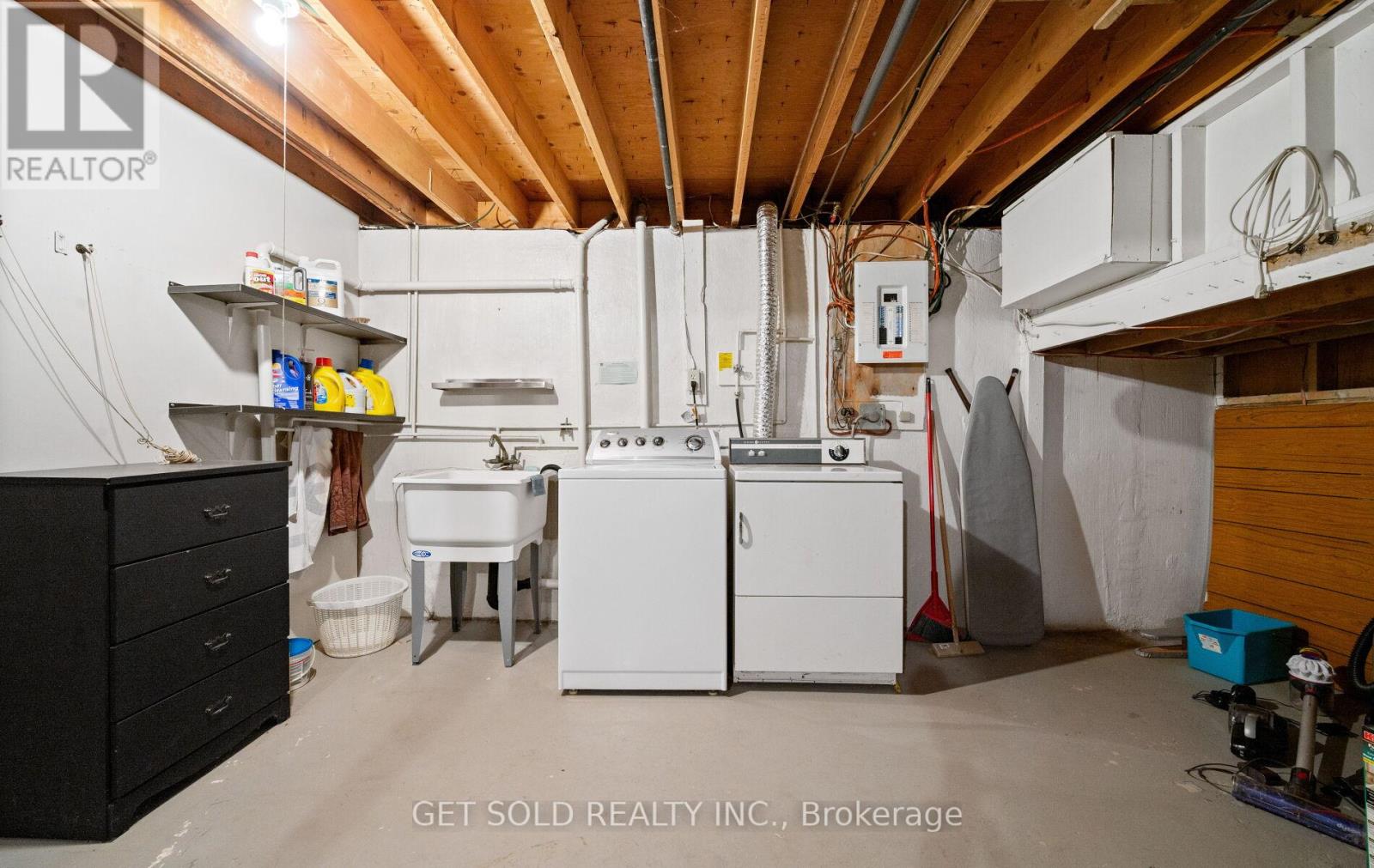 14 Turnvale Road, Toronto (West Humber-Clairville), Ontario  M9V 1L7 - Photo 34 - W12476145