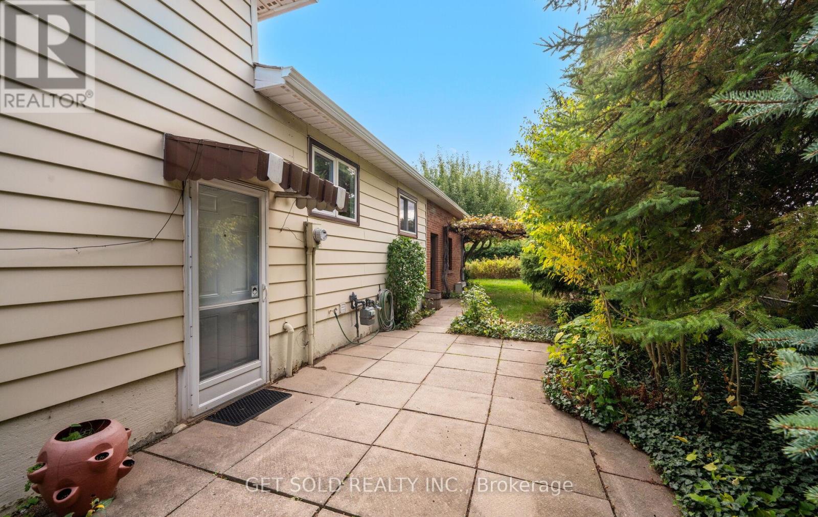 14 Turnvale Road, Toronto (West Humber-Clairville), Ontario  M9V 1L7 - Photo 35 - W12476145