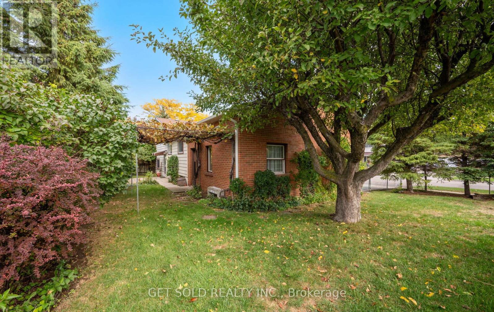 14 Turnvale Road, Toronto (West Humber-Clairville), Ontario  M9V 1L7 - Photo 38 - W12476145