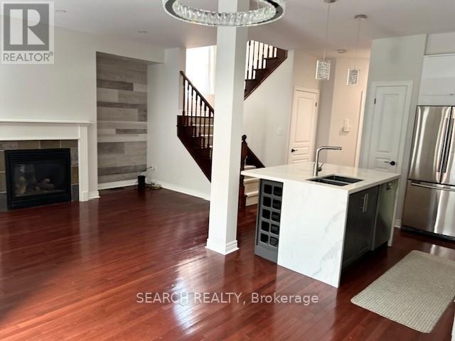 2280 Highcroft Road, Oakville, Ontario  L6M 4Y4 - Photo 2 - W12476146
