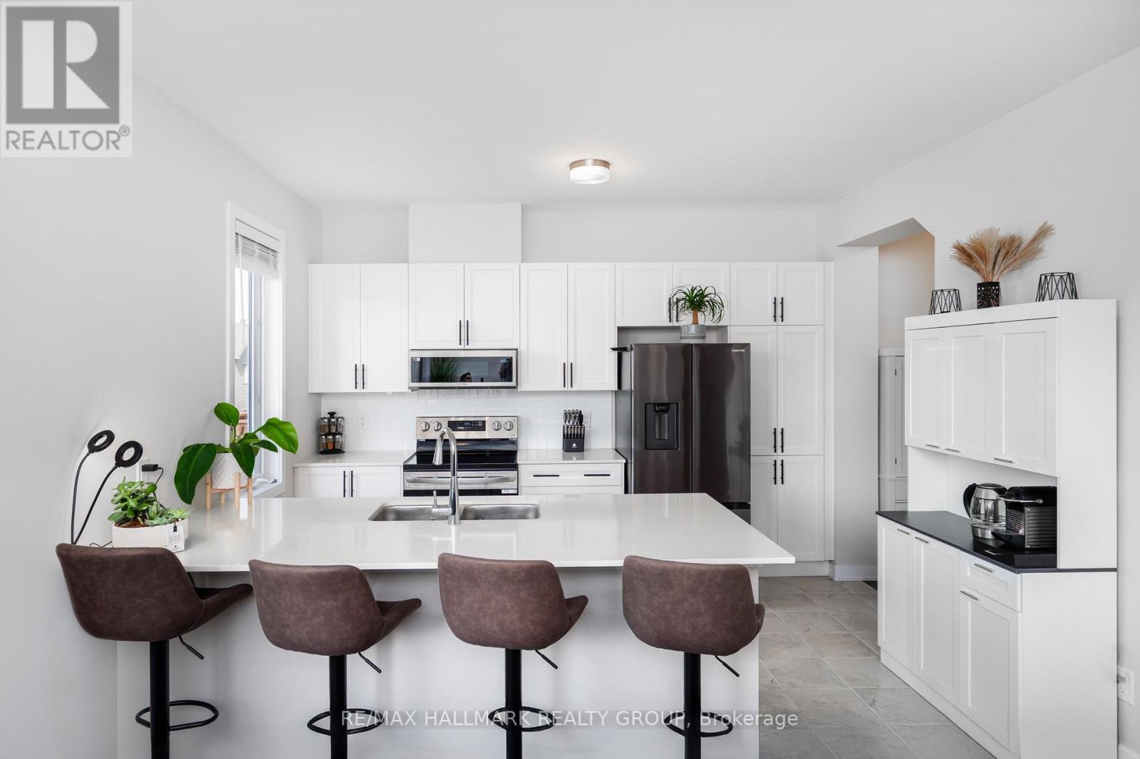 351 Falsetto Street, Ottawa, Ontario  K1W 0S6 - Photo 8 - X12423997