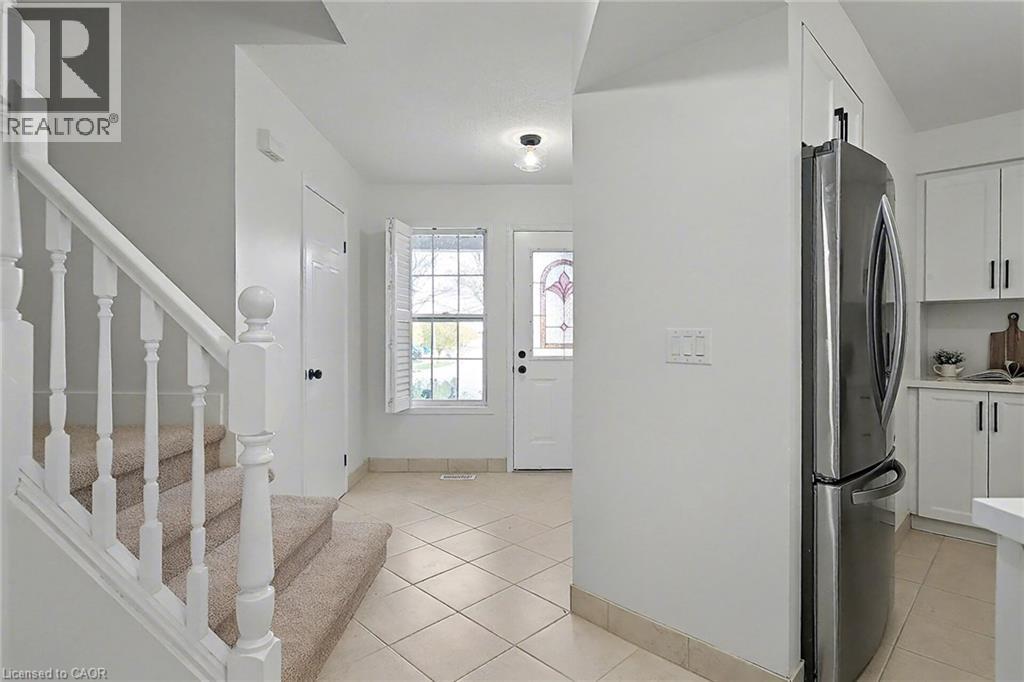 519 Mariner Drive, Waterloo, Ontario  N2K 3Y8 - Photo 4 - 40781318