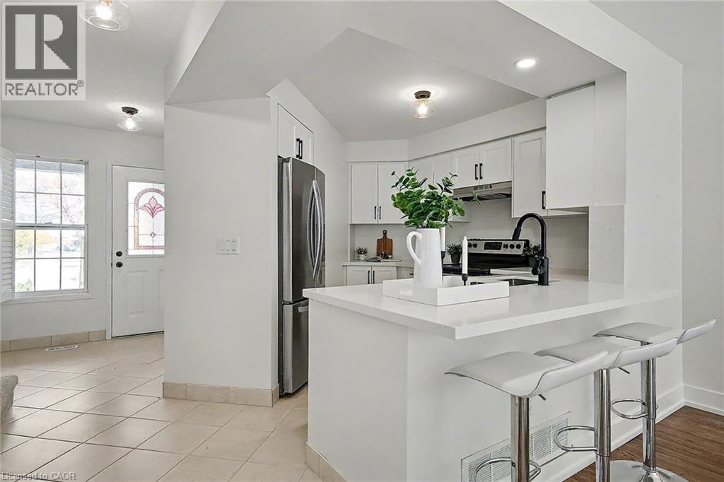 519 Mariner Drive, Waterloo, Ontario  N2K 3Y8 - Photo 5 - 40781318