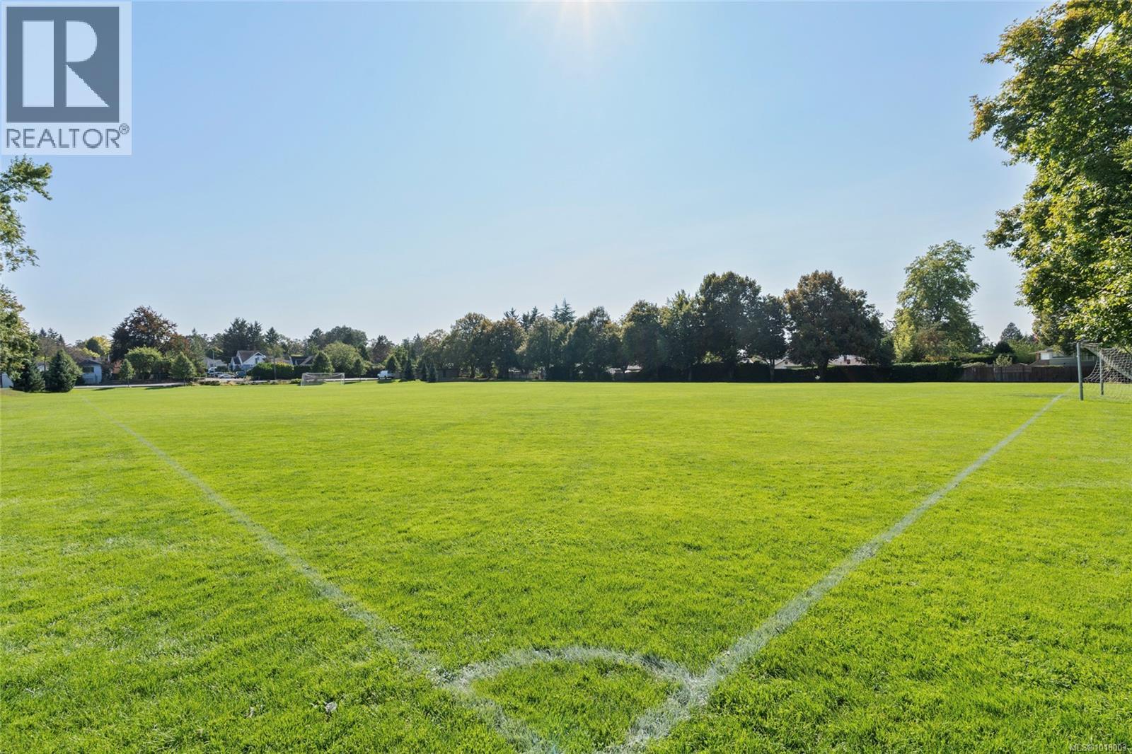 3944 Cedar Hill Cross Rd, Saanich, British Columbia  V8P 2N6 - Photo 59 - 1018003