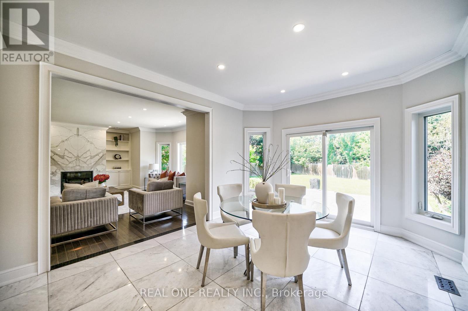 26 Clarendon Drive, Richmond Hill (Bayview Hill), Ontario  L4B 3Z5 - Photo 13 - N12476185