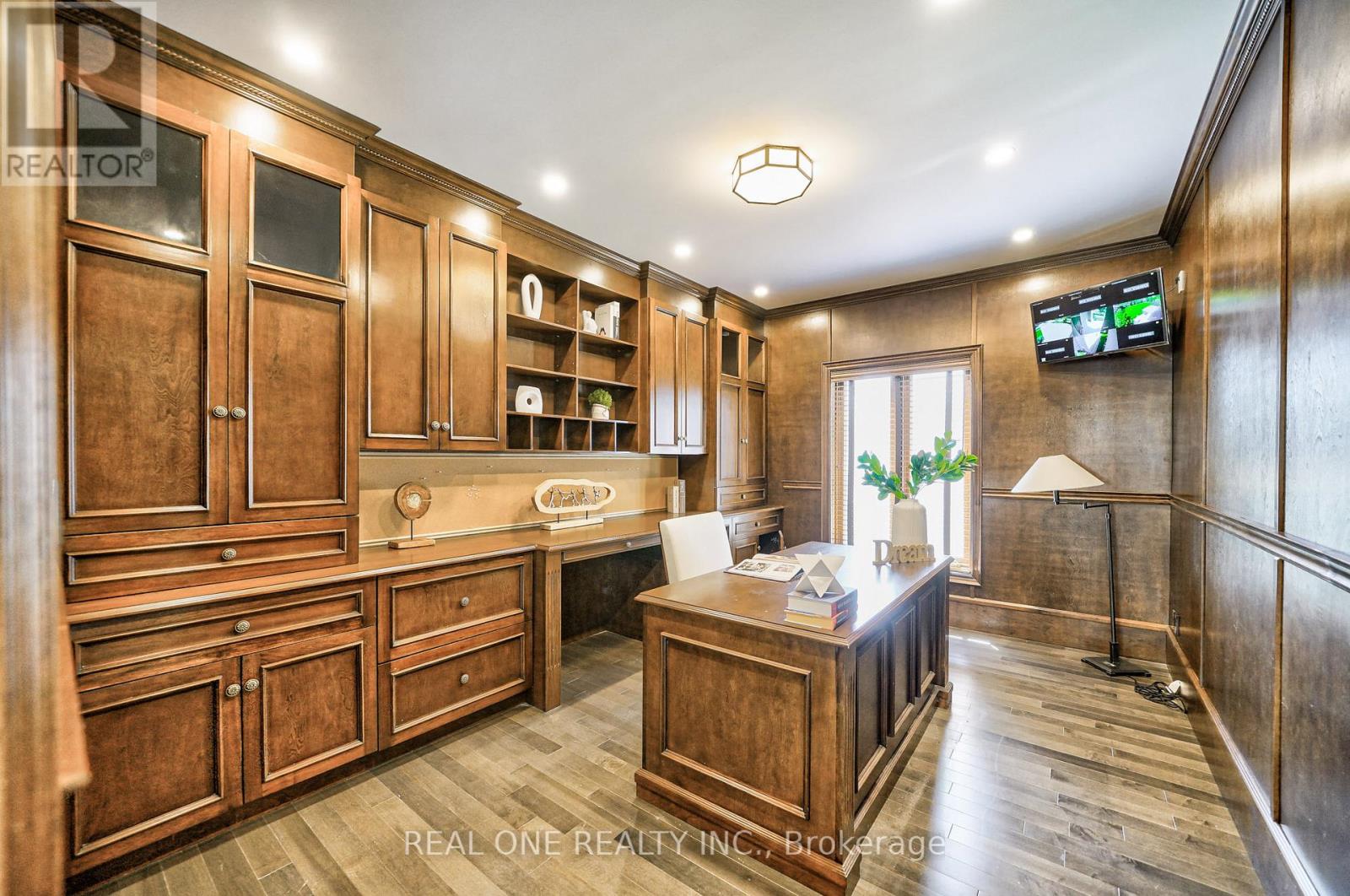 26 Clarendon Drive, Richmond Hill (Bayview Hill), Ontario  L4B 3Z5 - Photo 17 - N12476185