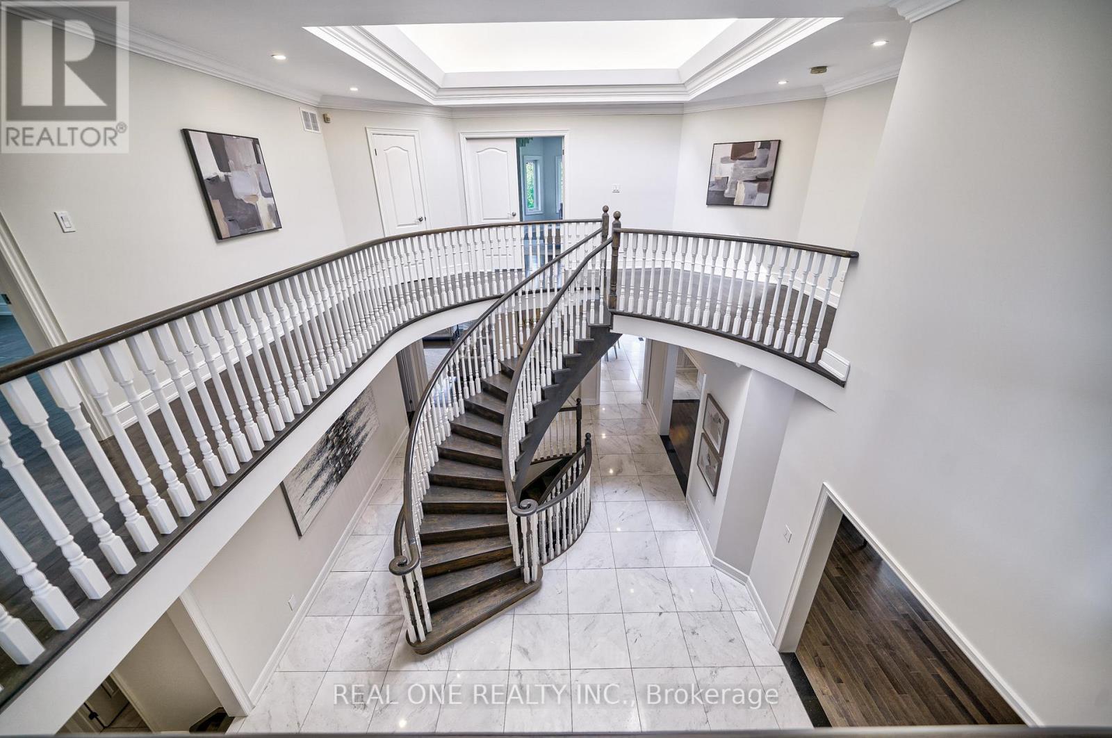 26 Clarendon Drive, Richmond Hill (Bayview Hill), Ontario  L4B 3Z5 - Photo 32 - N12476185