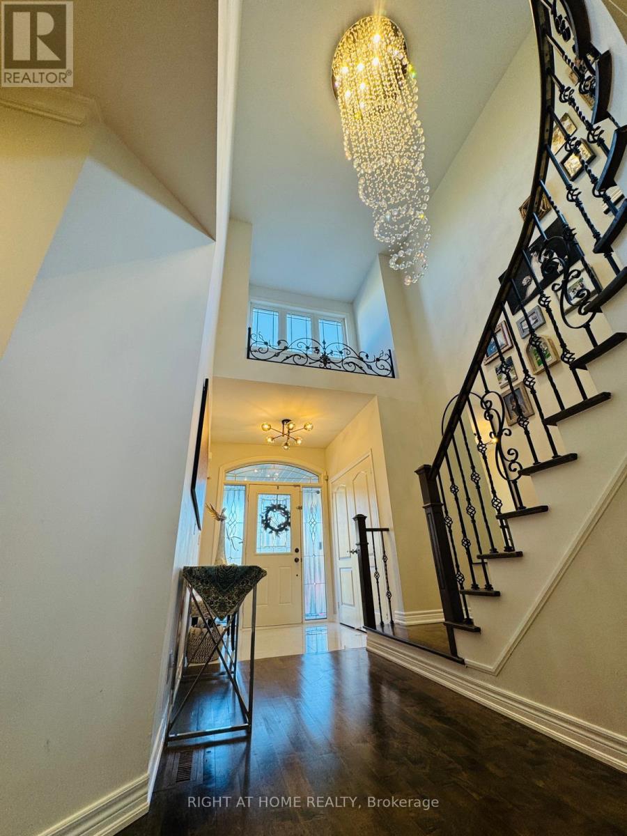 110 Thatcher Crescent, East Gwillimbury, Ontario  L9N 0B9 - Photo 11 - N12476192