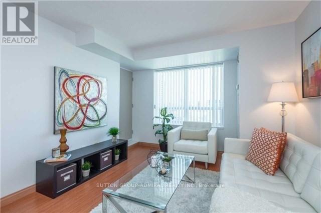 1015 - 39 Oneida Crescent, Richmond Hill, Ontario  L4B 4T9 - Photo 2 - N12476198
